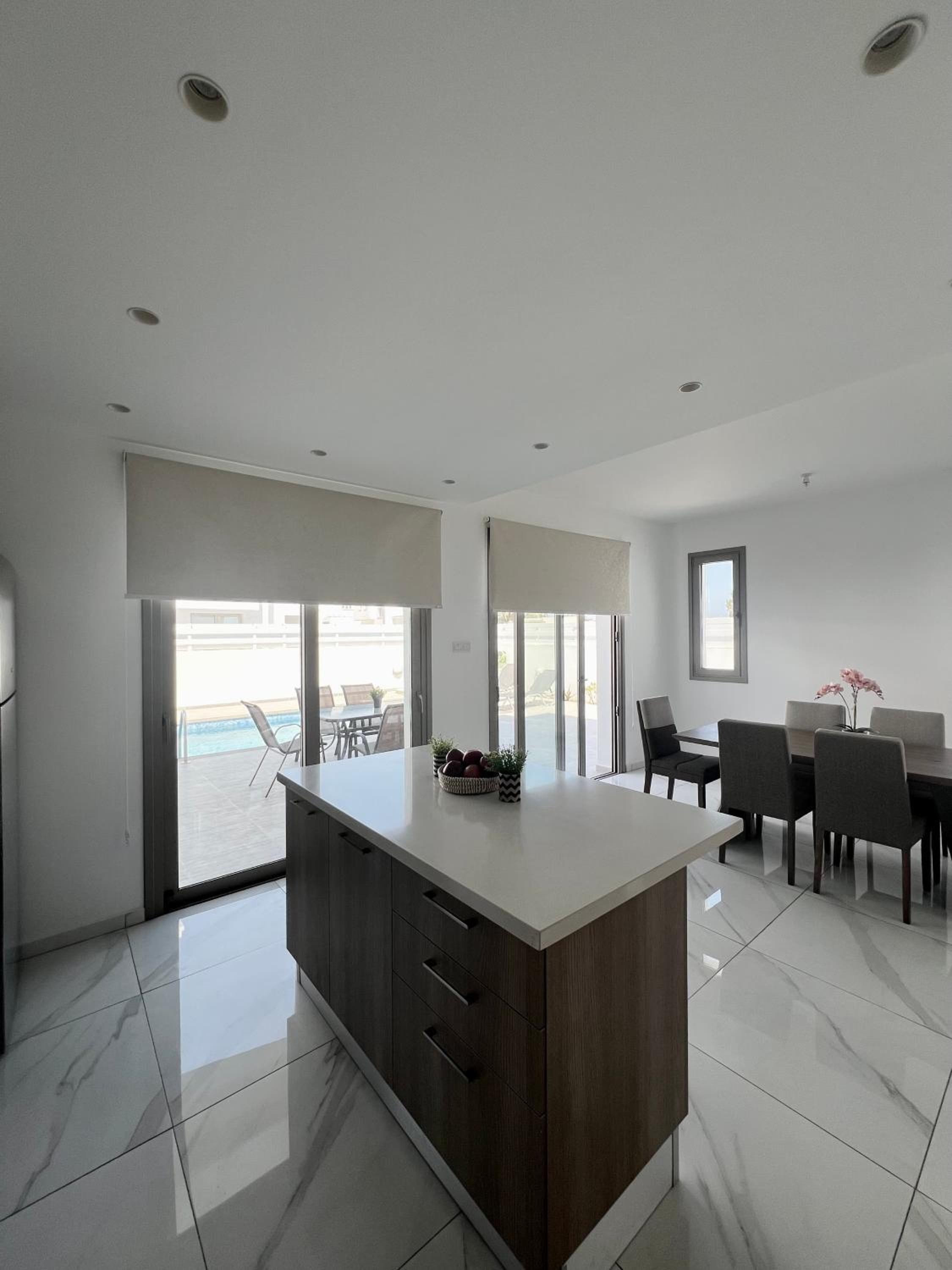 Hubstay - Seaview Villa Oriana in Larnaca