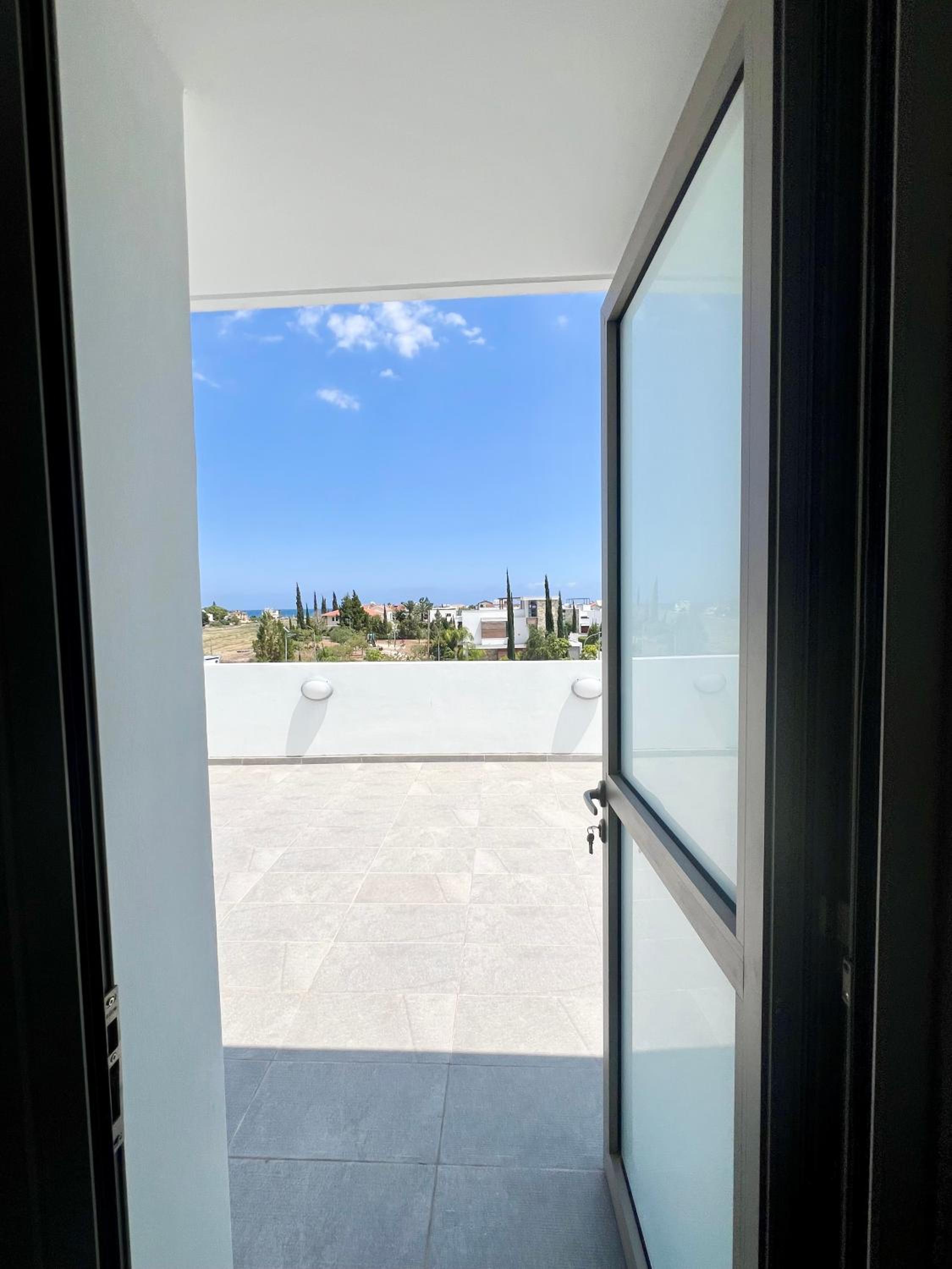 Hubstay - Seaview Villa Oriana in Larnaca