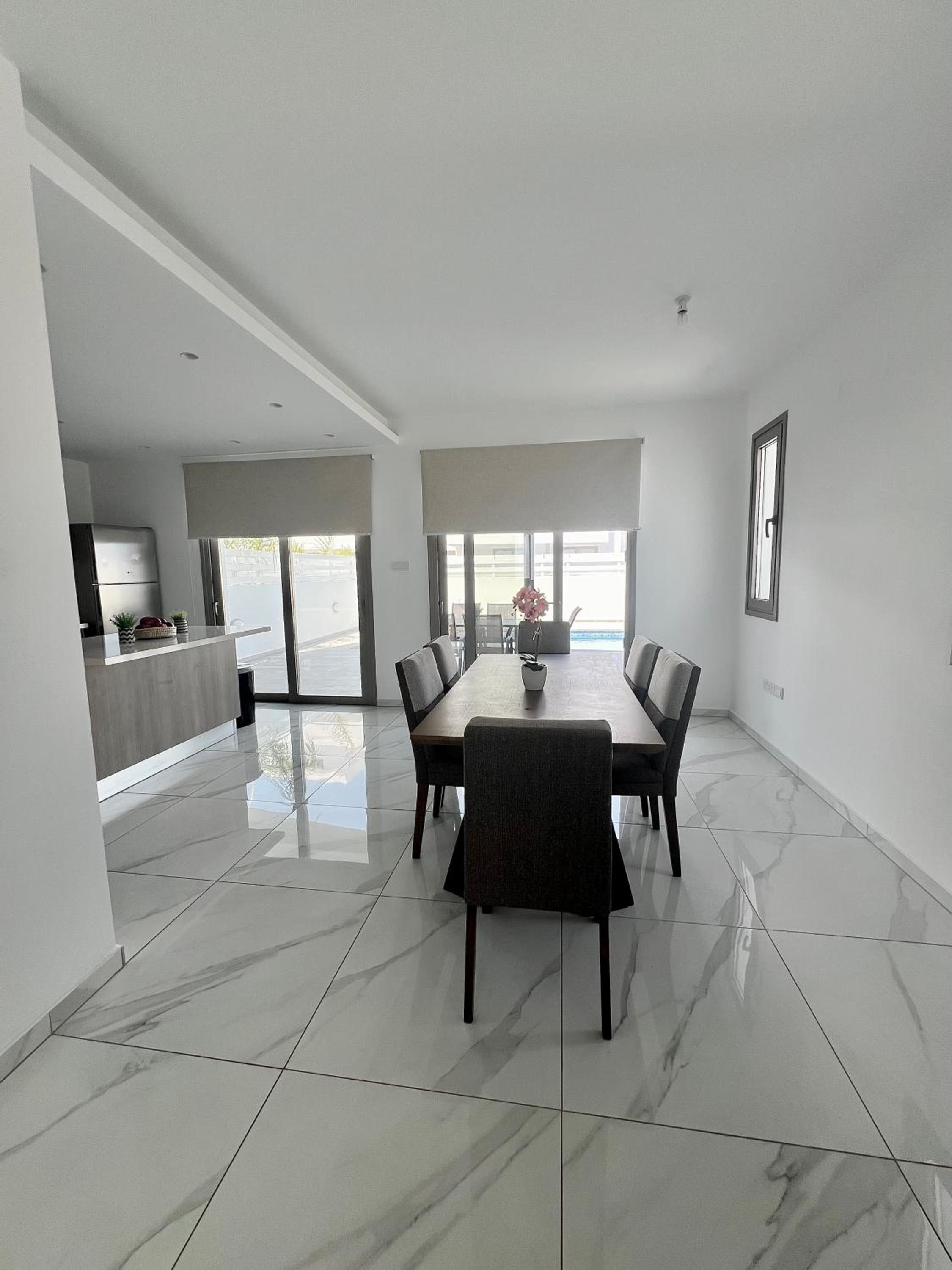 Hubstay - Seaview Villa Oriana in Larnaca