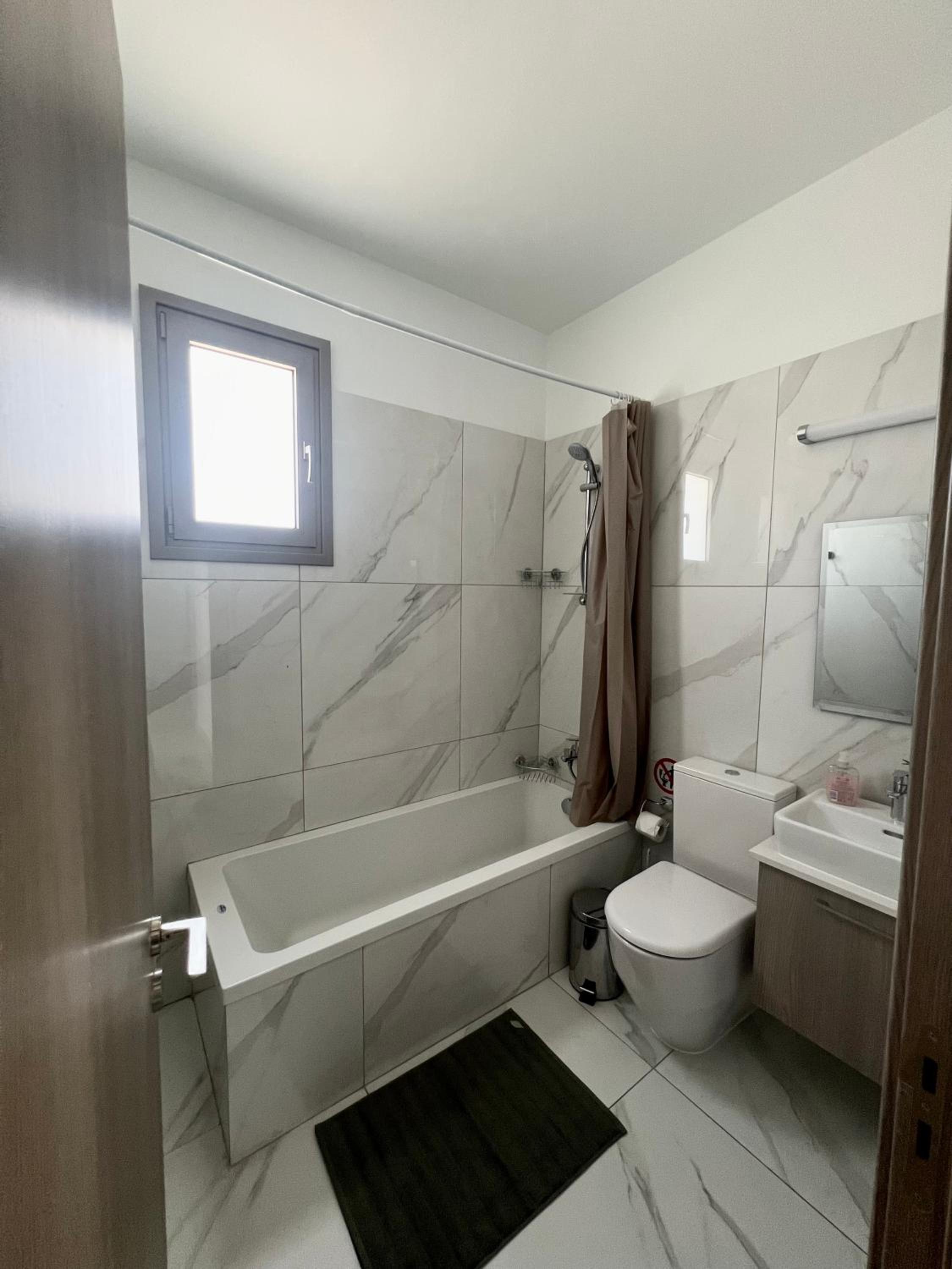 Hubstay - Seaview Villa Oriana in Larnaca