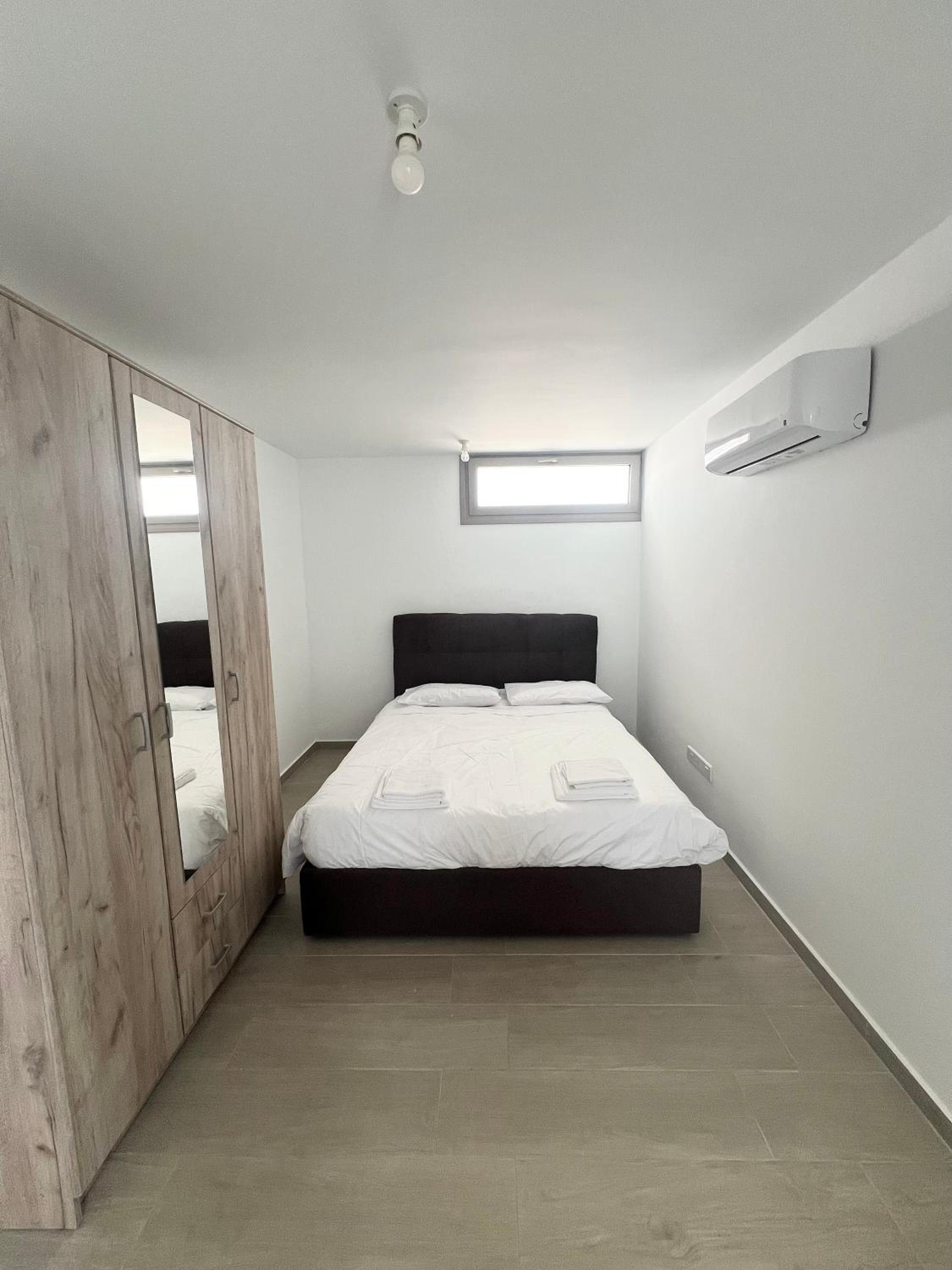 Hubstay - Seaview Villa Oriana in Larnaca