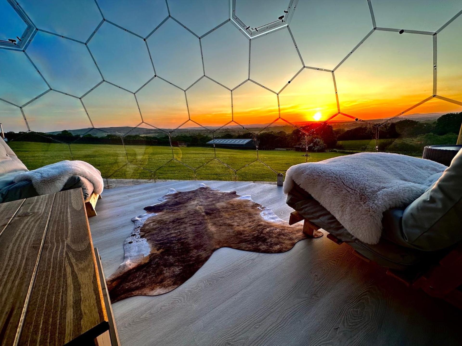 Deerstone Glamping-Boulsworth Hill Dome Hot tub
