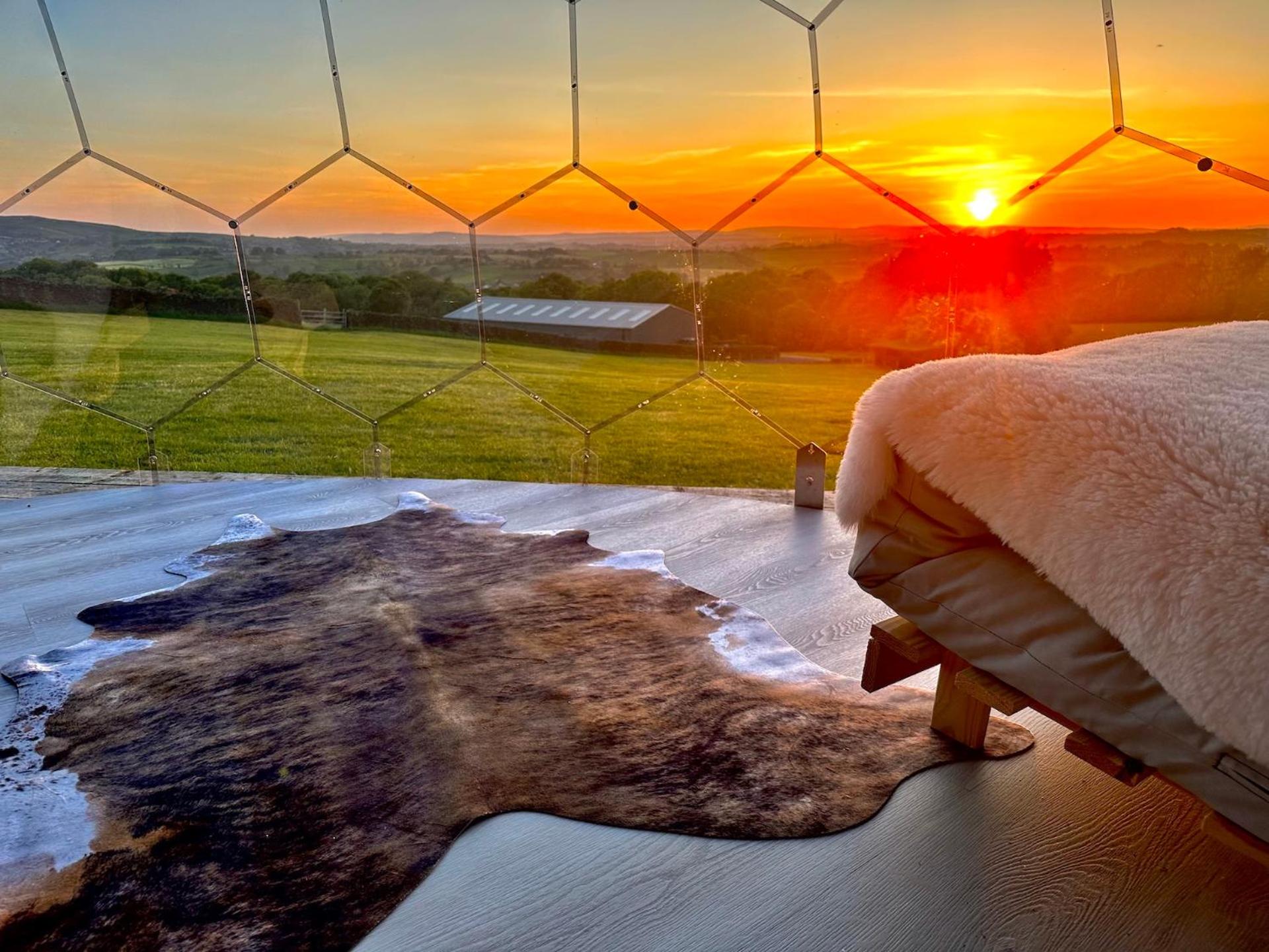 Deerstone Glamping-Boulsworth Hill Dome Hot tub