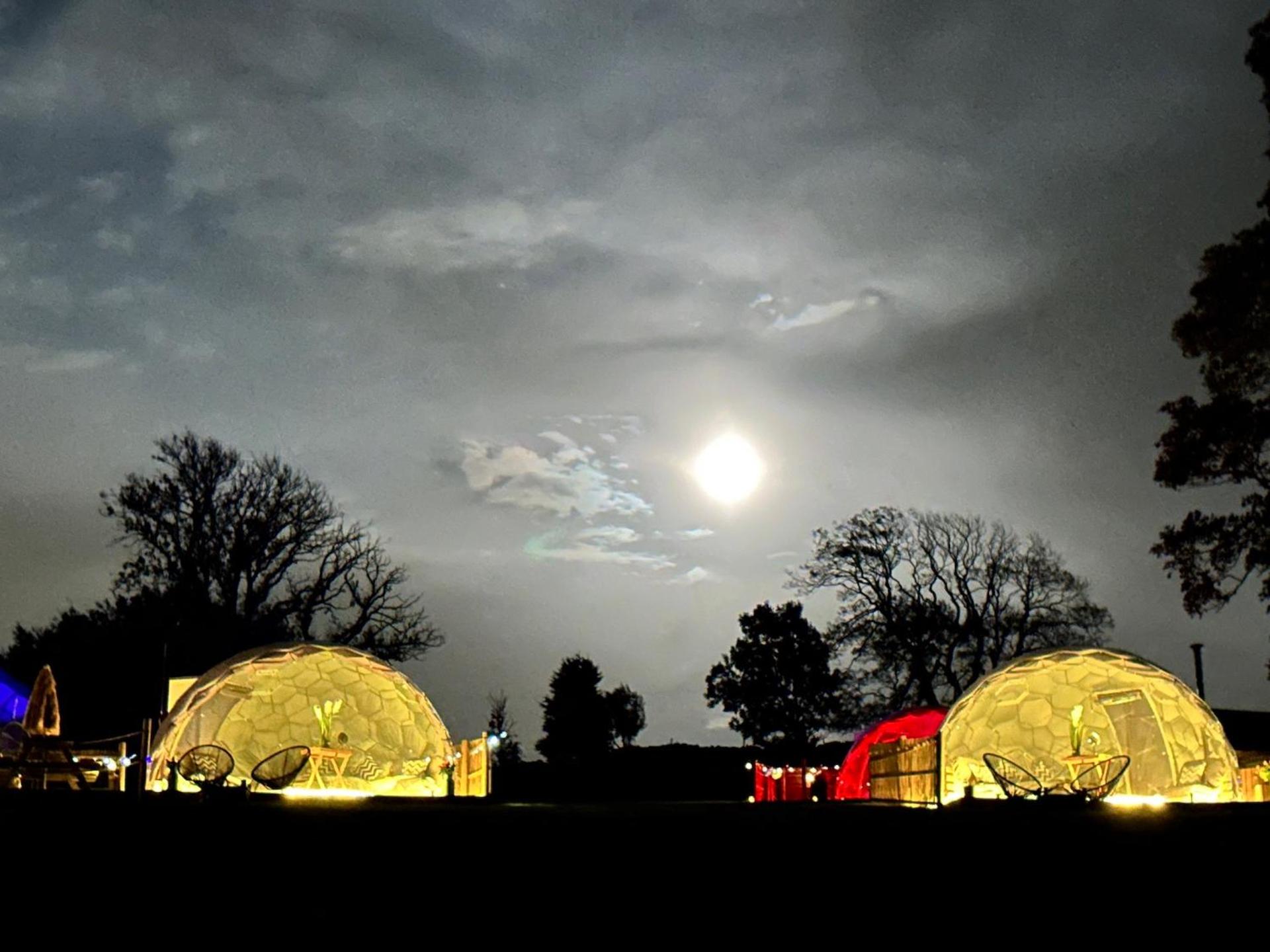 Deerstone Glamping-Boulsworth Hill Dome Hot tub