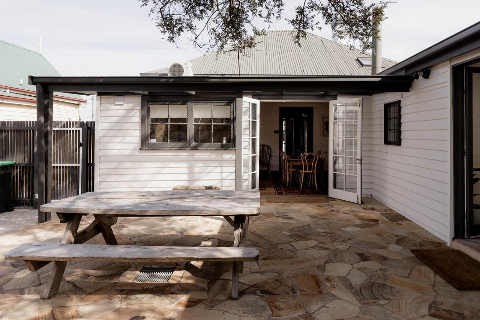 Maple House - Charming family cottage in Sandy Bay