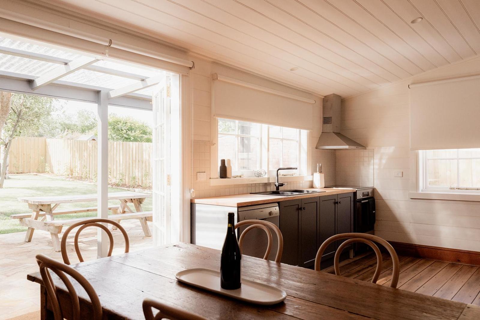 Maple House - Charming family cottage in Sandy Bay
