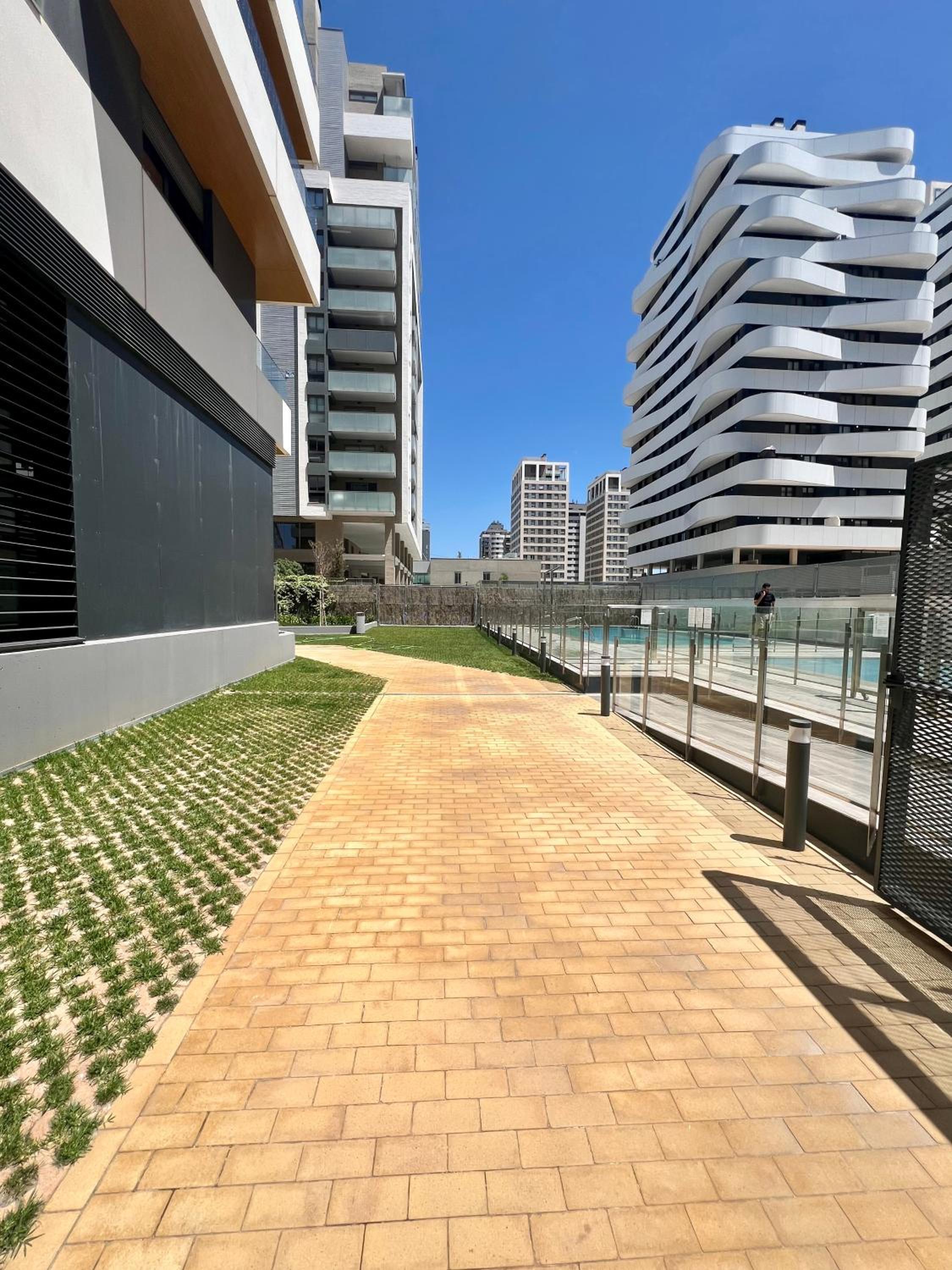 Dúplex Moderno con Piscina y Parking - Roig Arena view 2