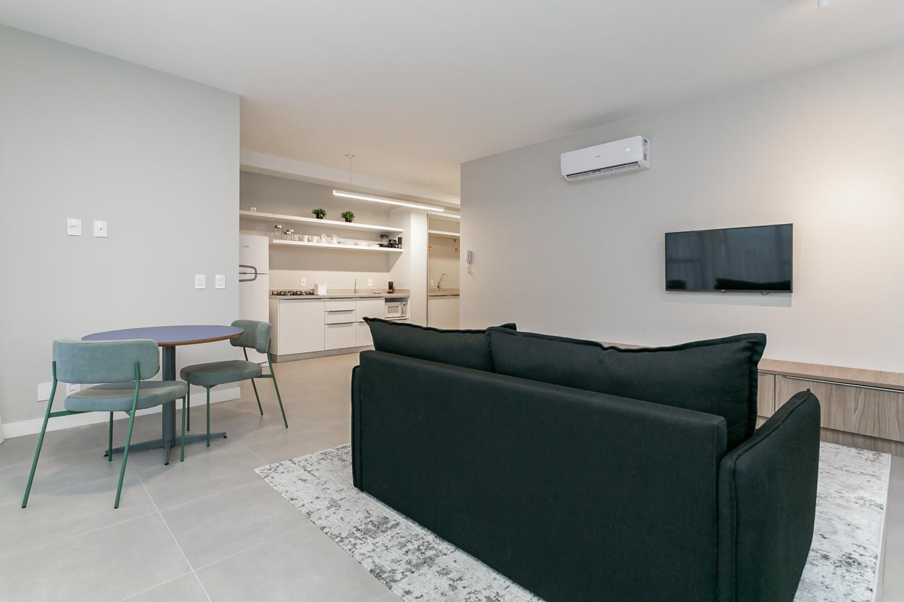 Studios Tower by Viva - Prédio com piscina no rooftop no centro de Floripa