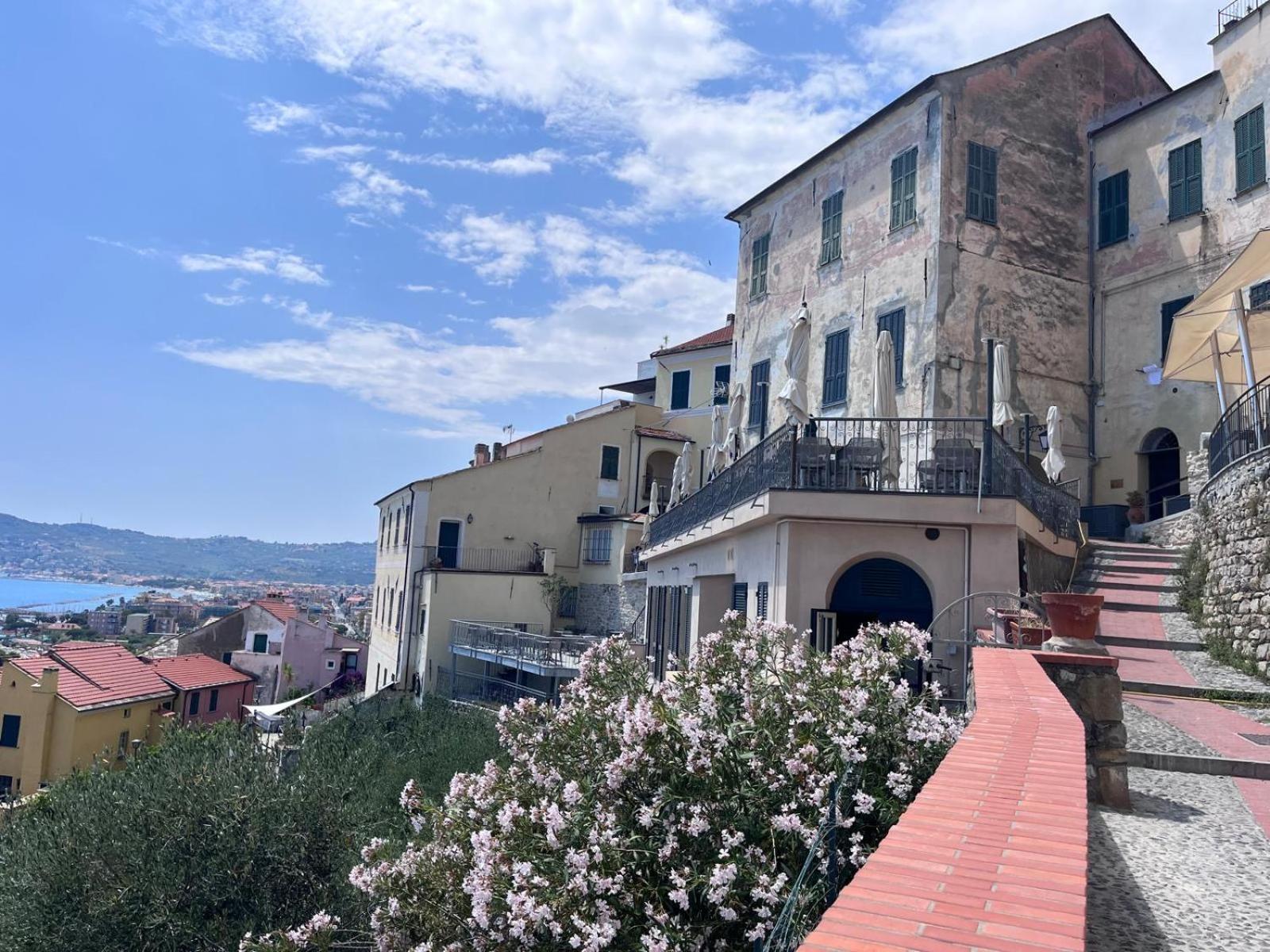 La finestra sul borgo