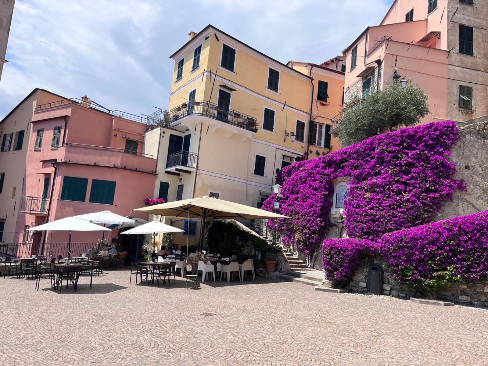 La finestra sul borgo