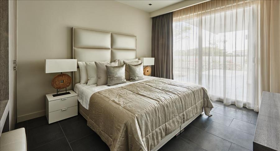 The Pearl of Jan Thiel villa with private pool gym and game room