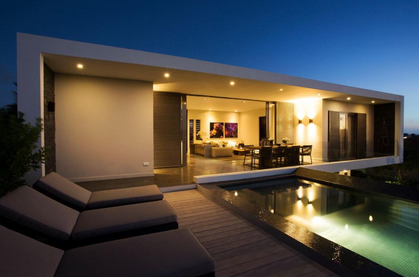 The Pearl of Jan Thiel villa with private pool gym and game room