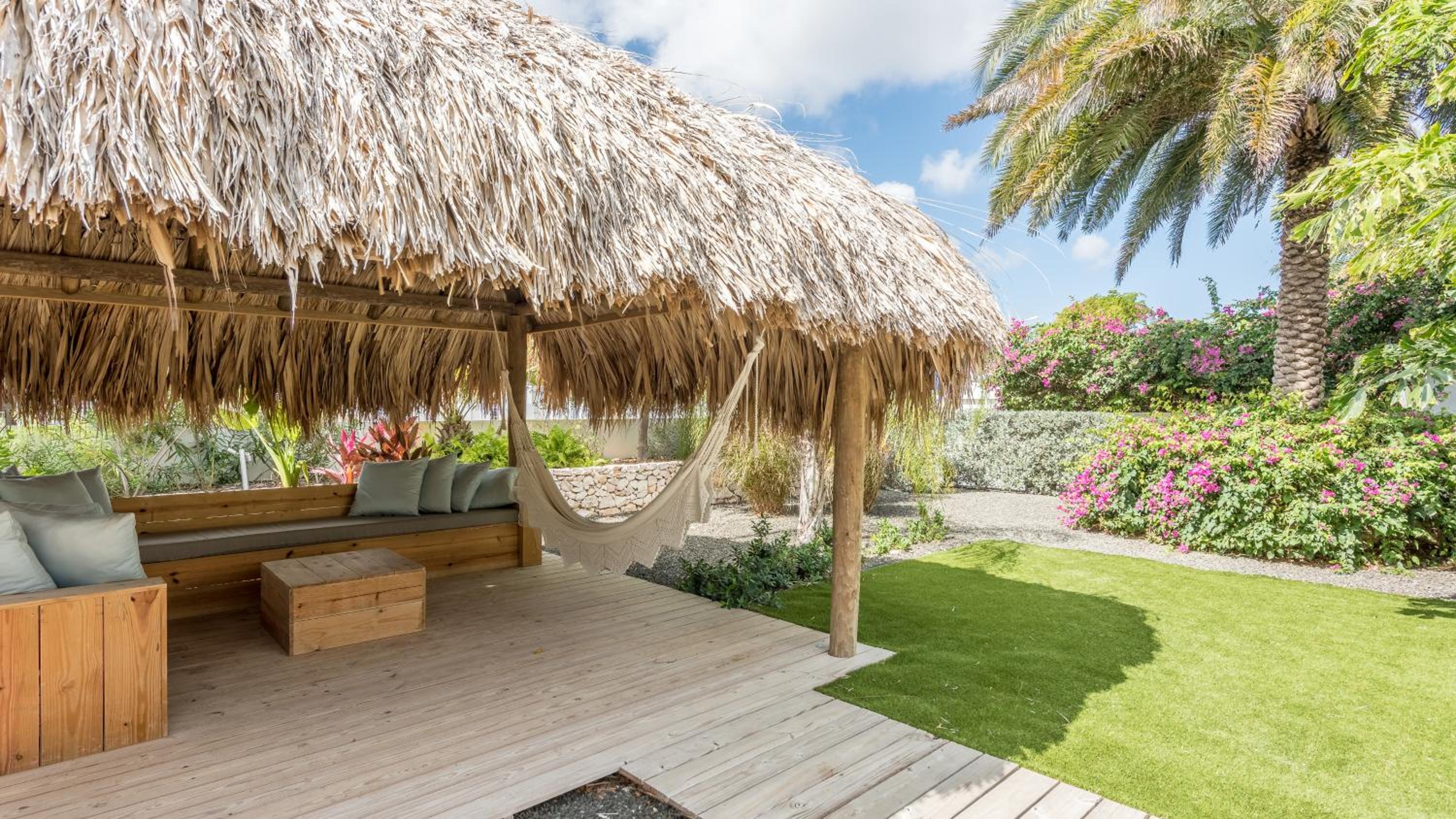 The Pearl of Jan Thiel villa with private pool gym and game room