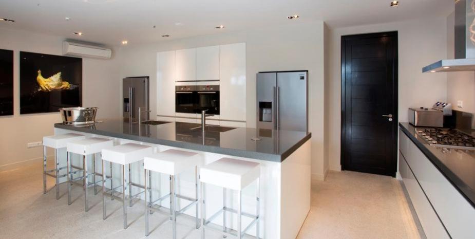 The Pearl of Jan Thiel villa with private pool gym and game room