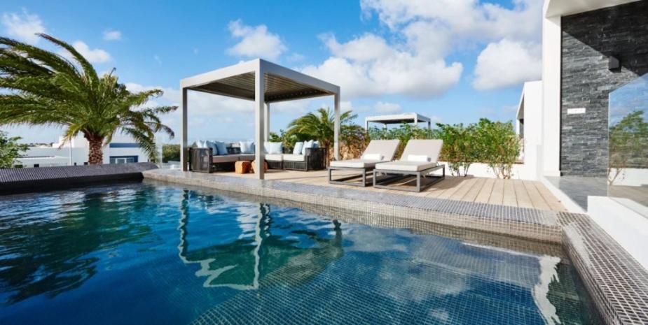The Pearl of Jan Thiel villa with private pool gym and game room