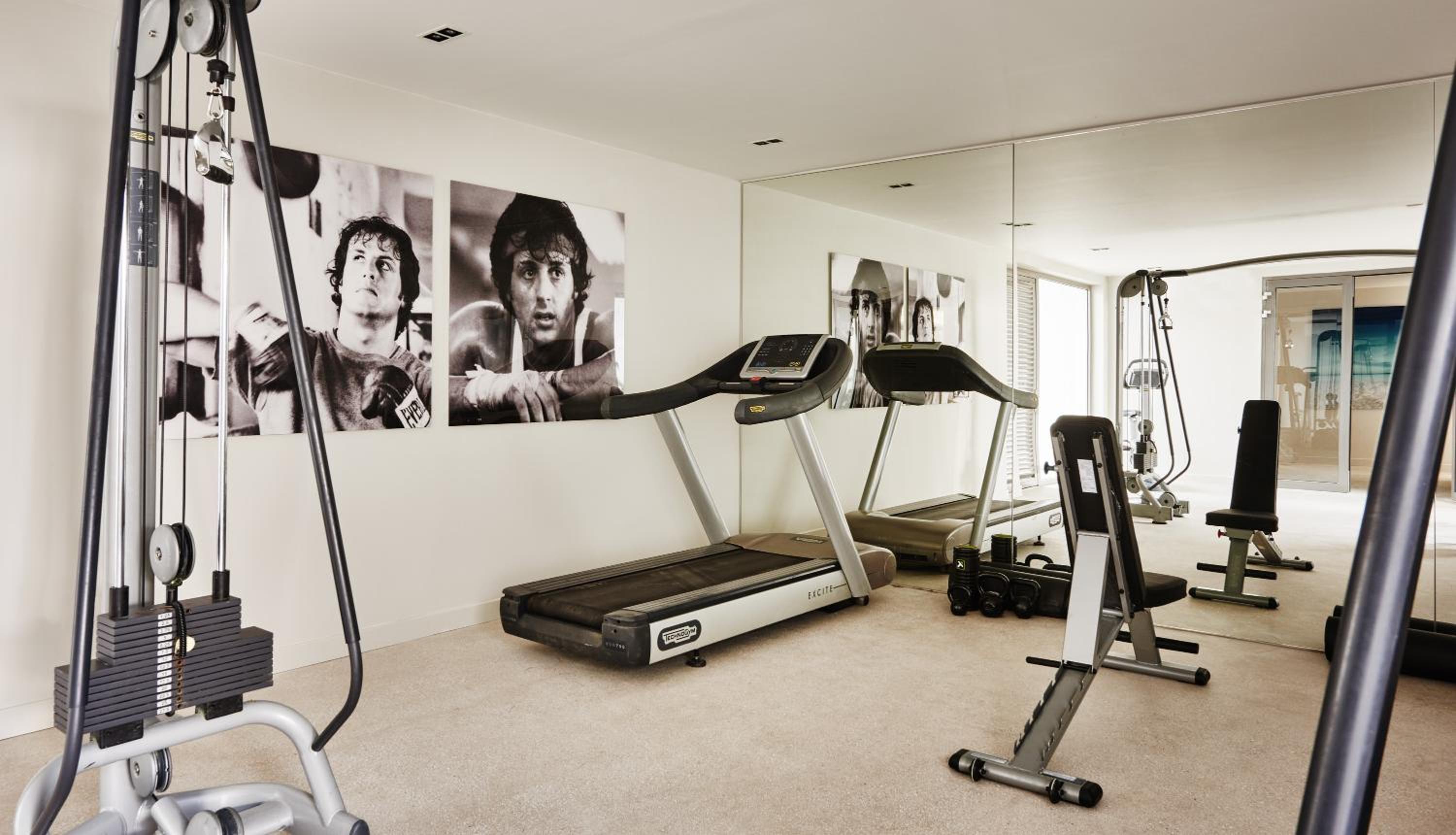The Pearl of Jan Thiel villa with private pool gym and game room