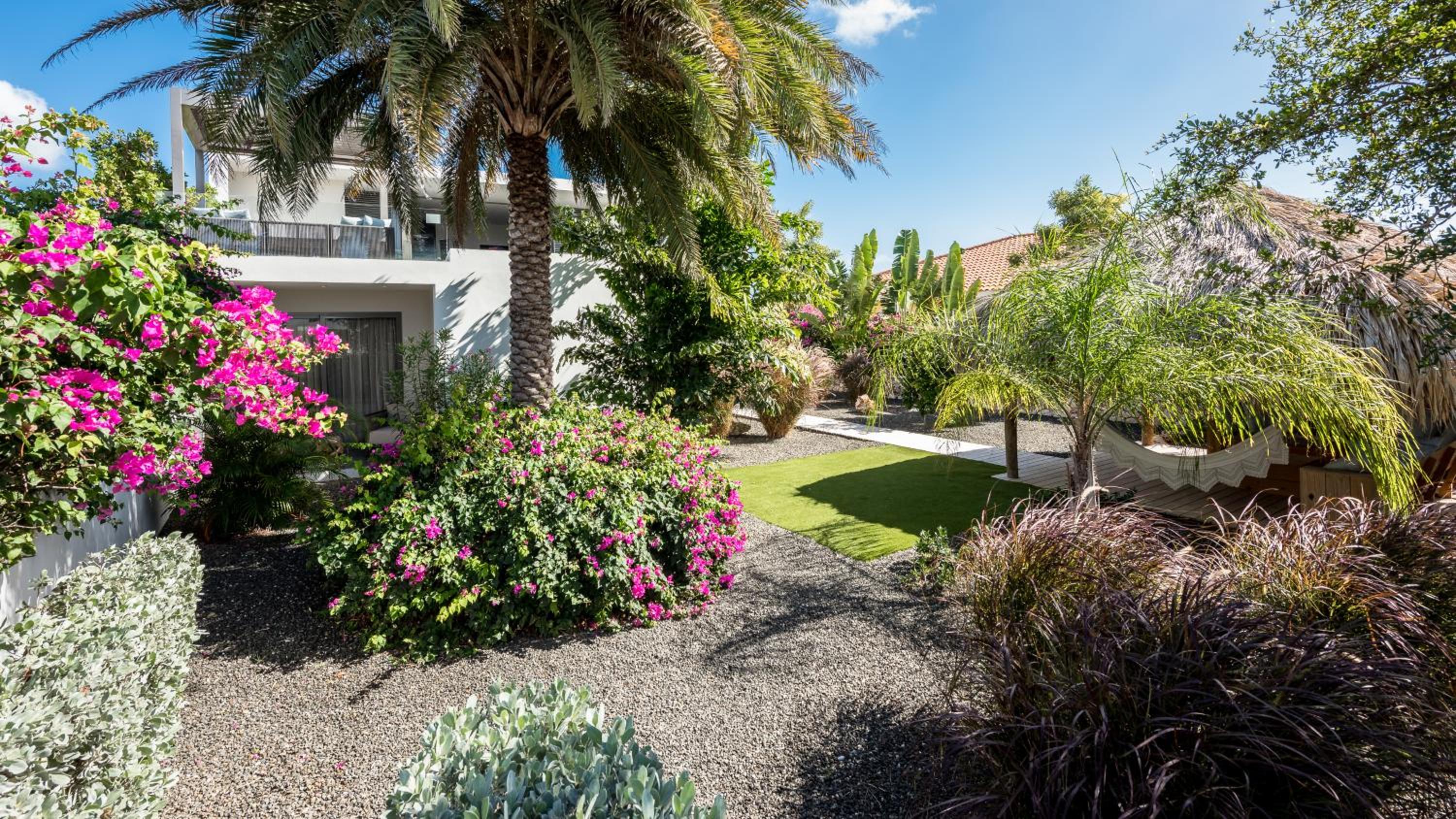 The Pearl of Jan Thiel villa with private pool gym and game room