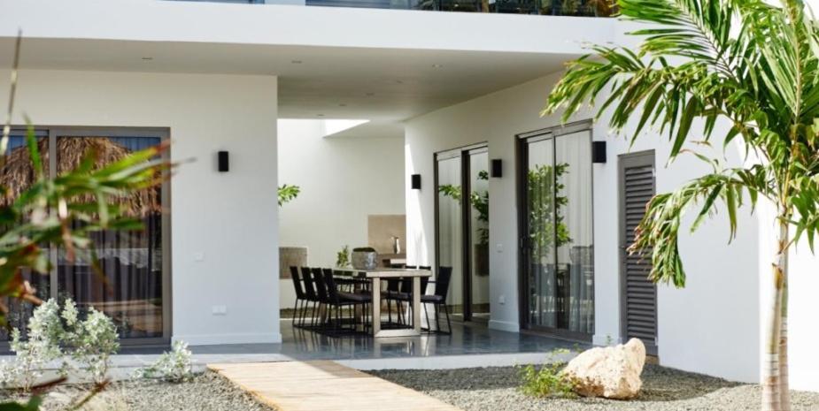 The Pearl of Jan Thiel villa with private pool gym and game room