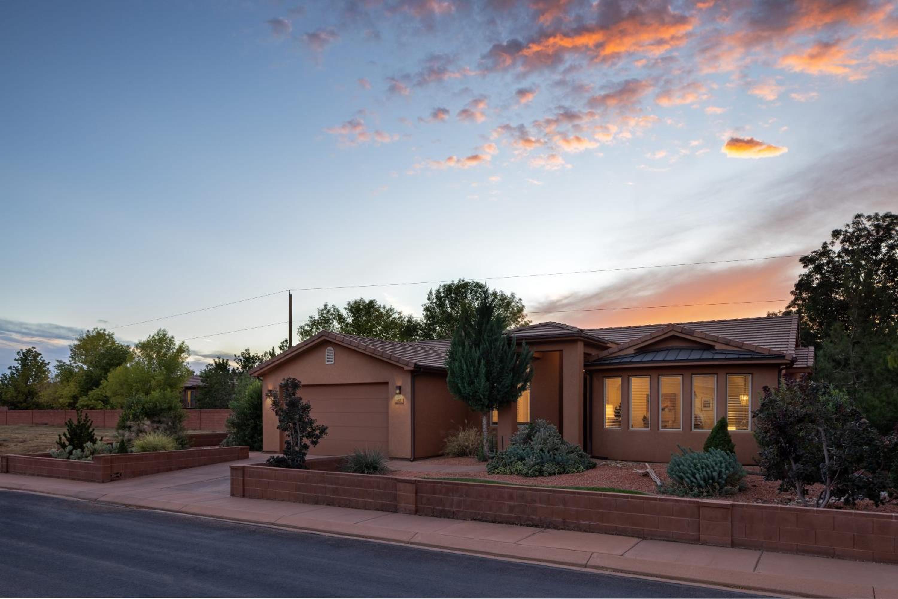 Luxury 3BR in Upscale Neighborhood Pet Friendly view 2
