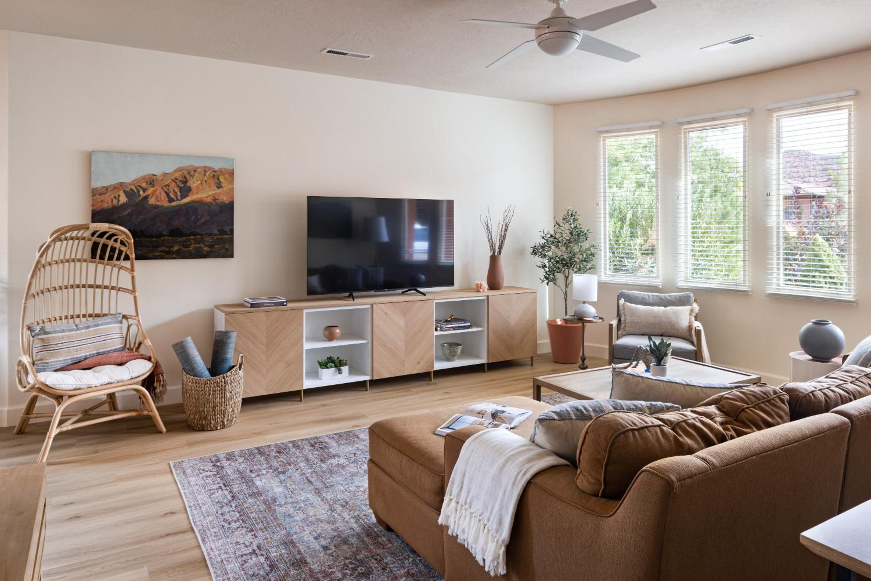 Luxury 3BR in Upscale Neighborhood Pet Friendly view 4