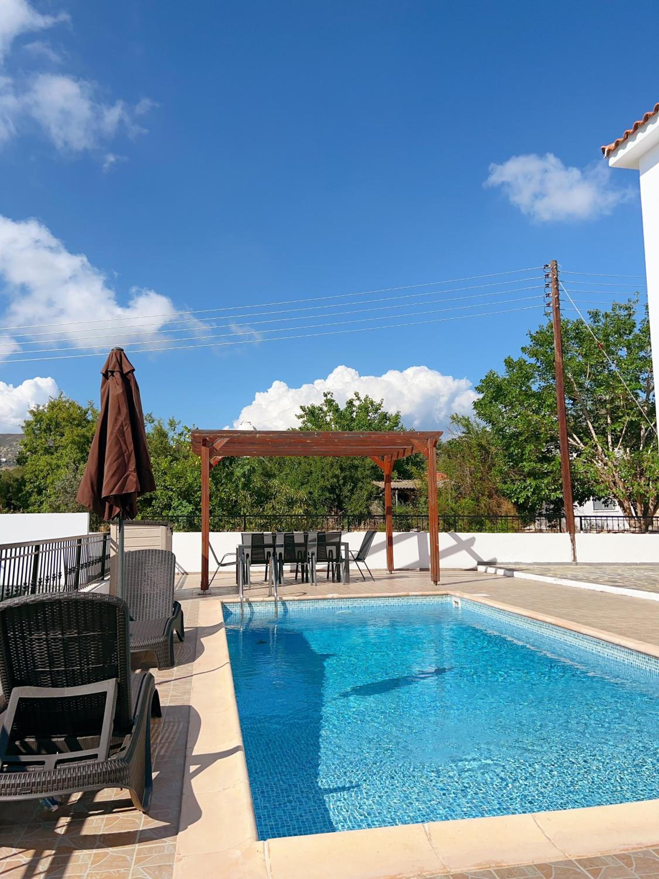 White Mountain Pool Villas