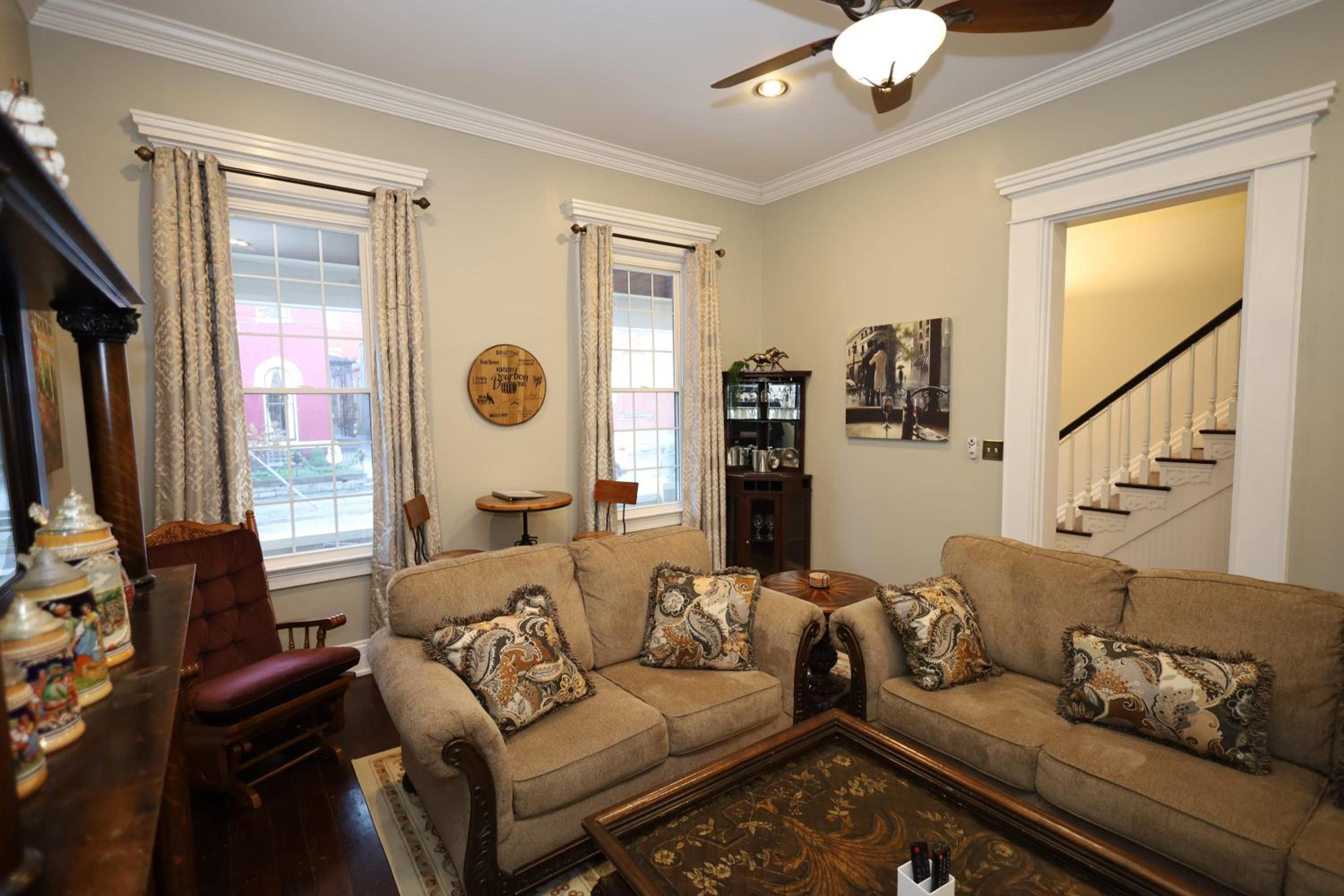 3 Bedroom Home Close to Cincy Stadiums, Downtown view 3