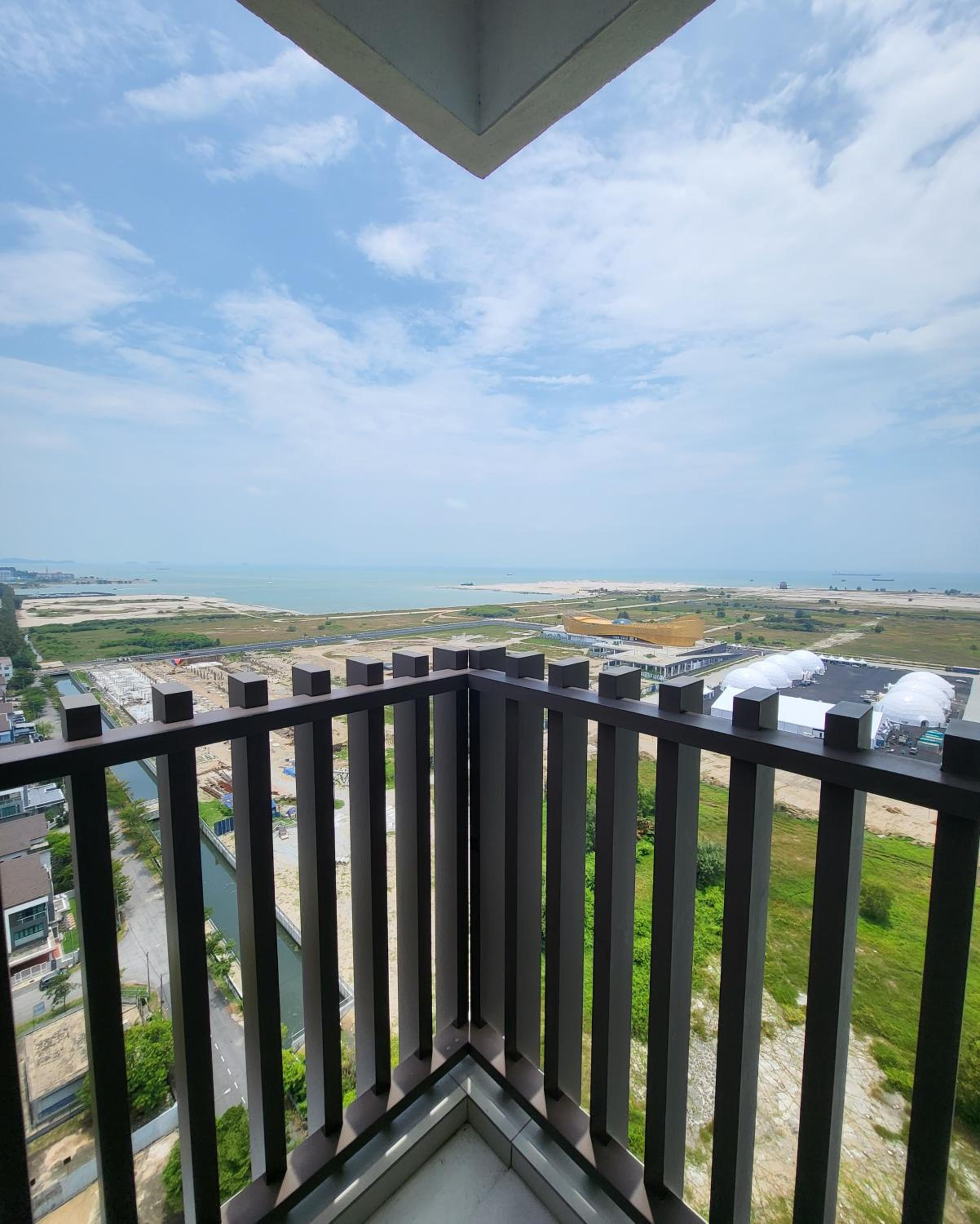 Bali Residence 3bedroom/massagechair/netflix/balcony-muslimfriendly