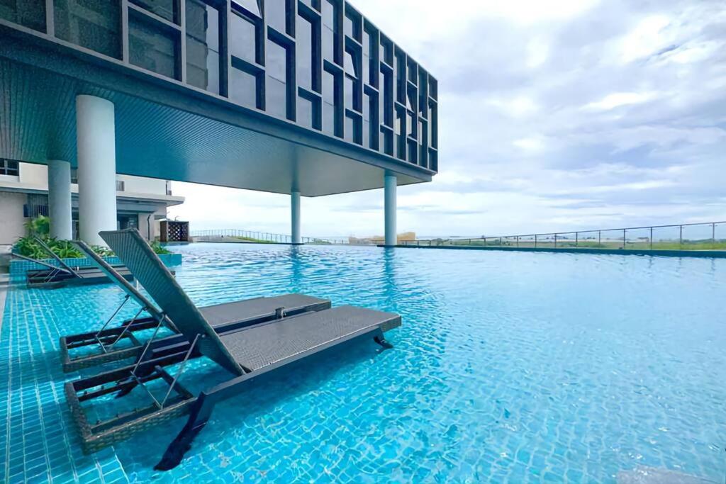 Bali Residence 3bedroom/massagechair/netflix/balcony-muslimfriendly