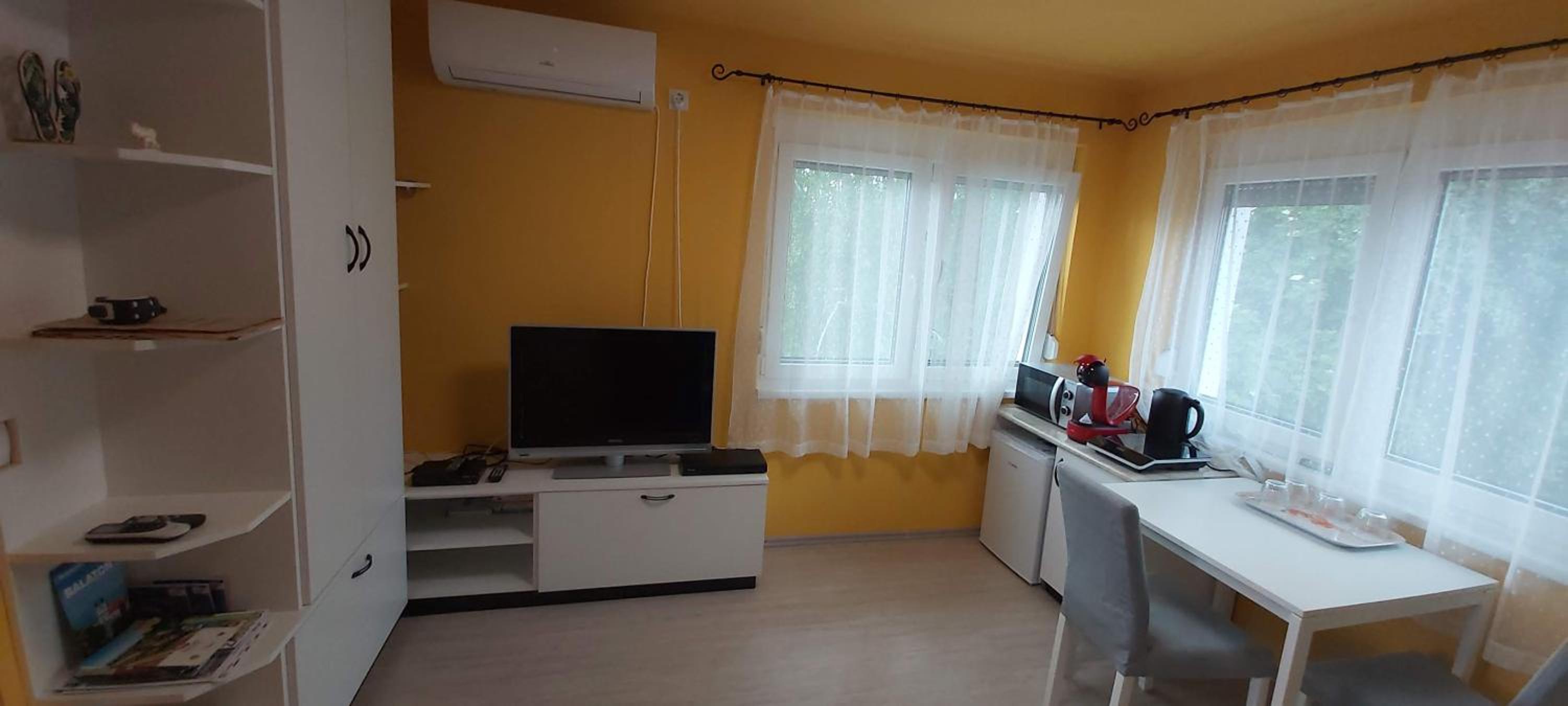 Vidra Apartman Zamárdi - 60 meters from Lake Balaton! view 5