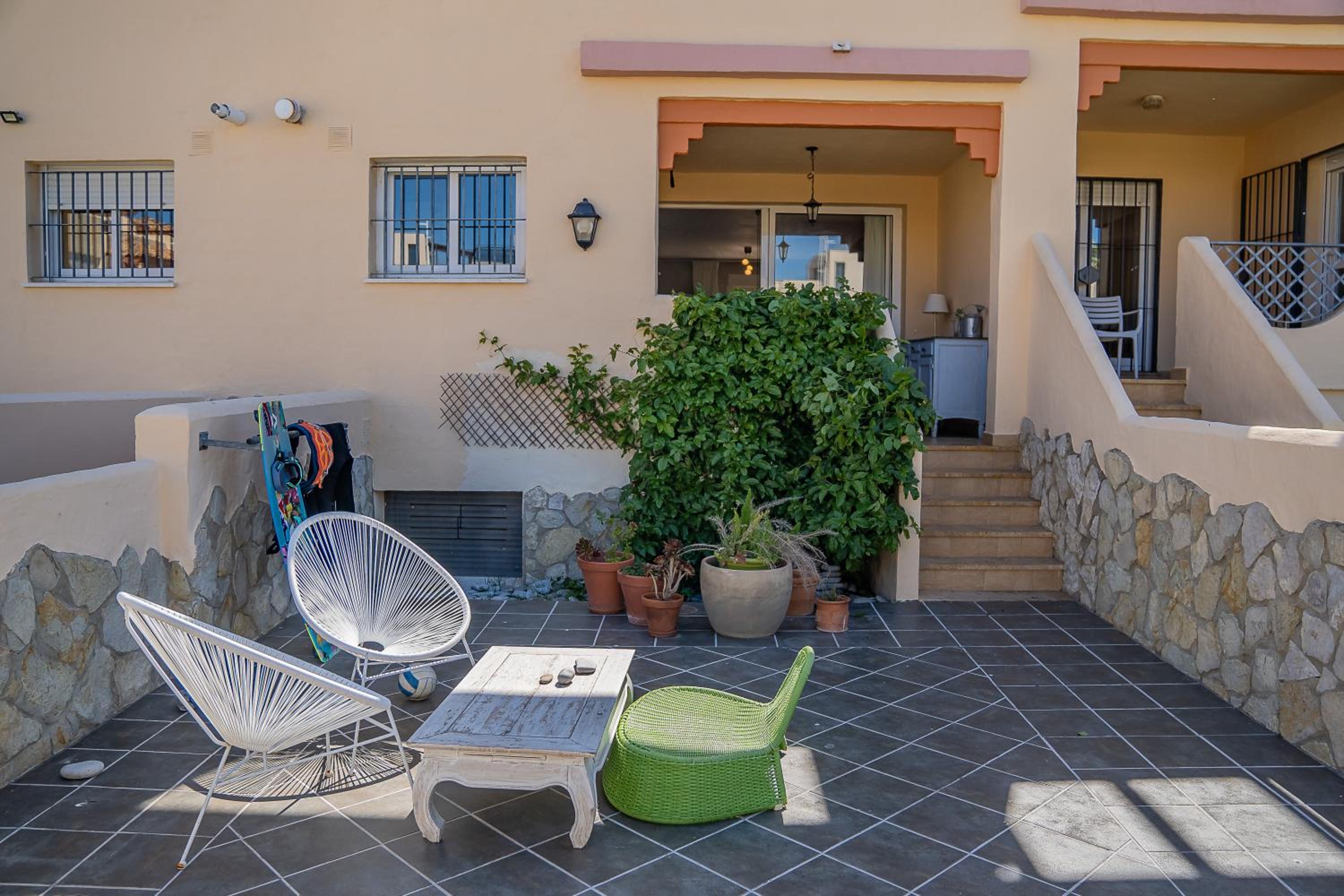 Casa Oliver holiday villa Tarifa, garage, pool view 4