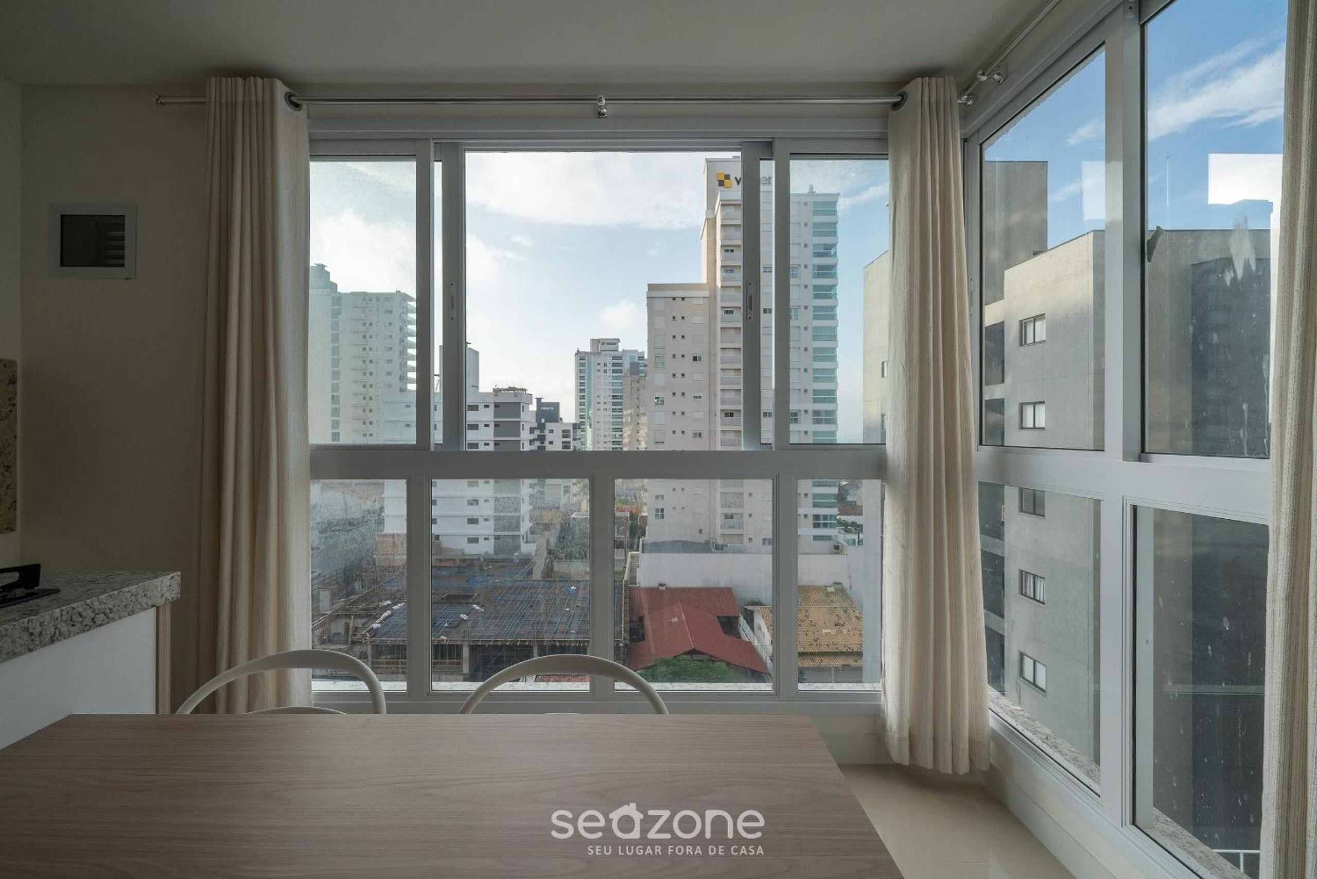 Apts in Building w/ Pool 120 m from the Beach - LTT