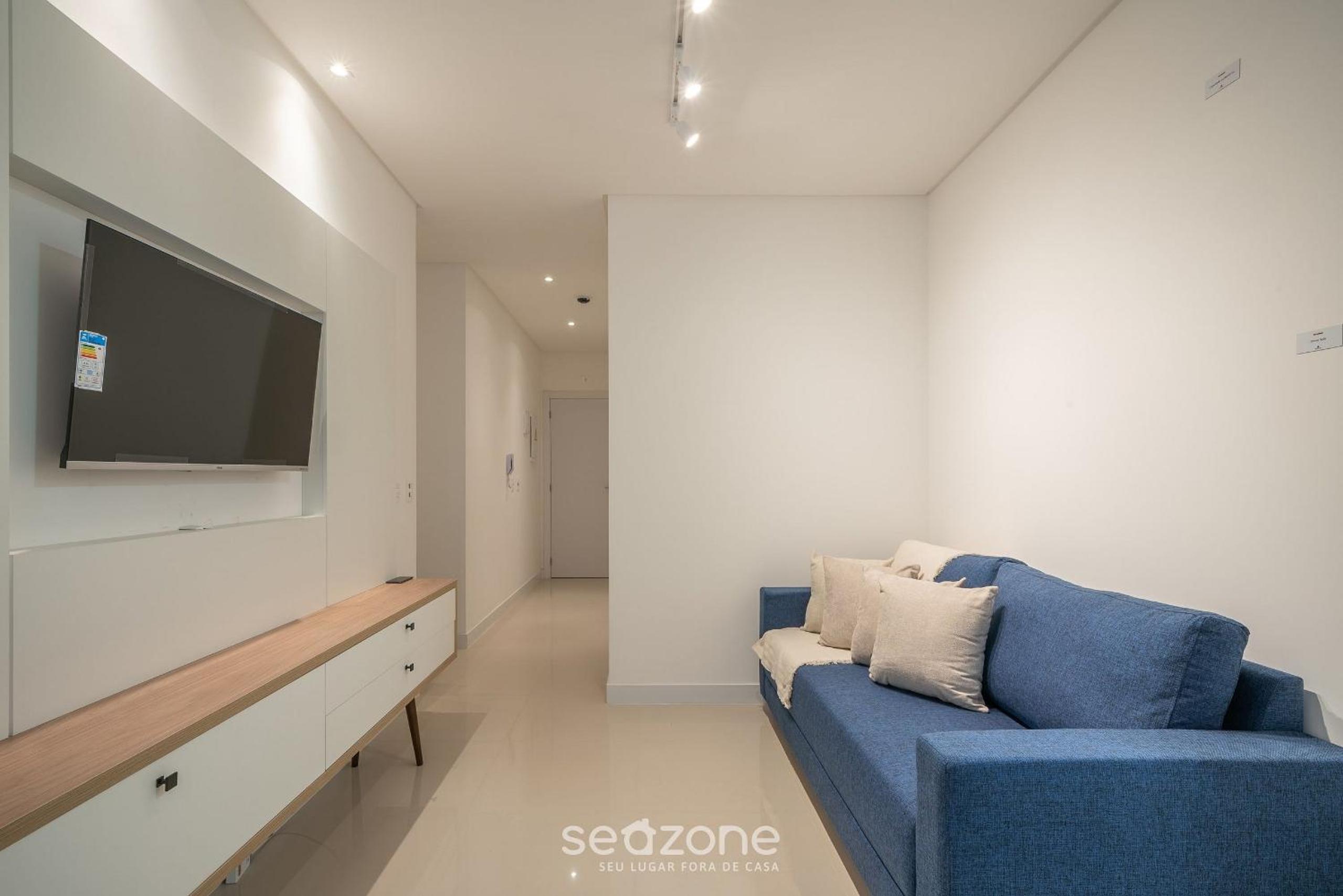 Apts in Building w/ Pool 120 m from the Beach - LTT