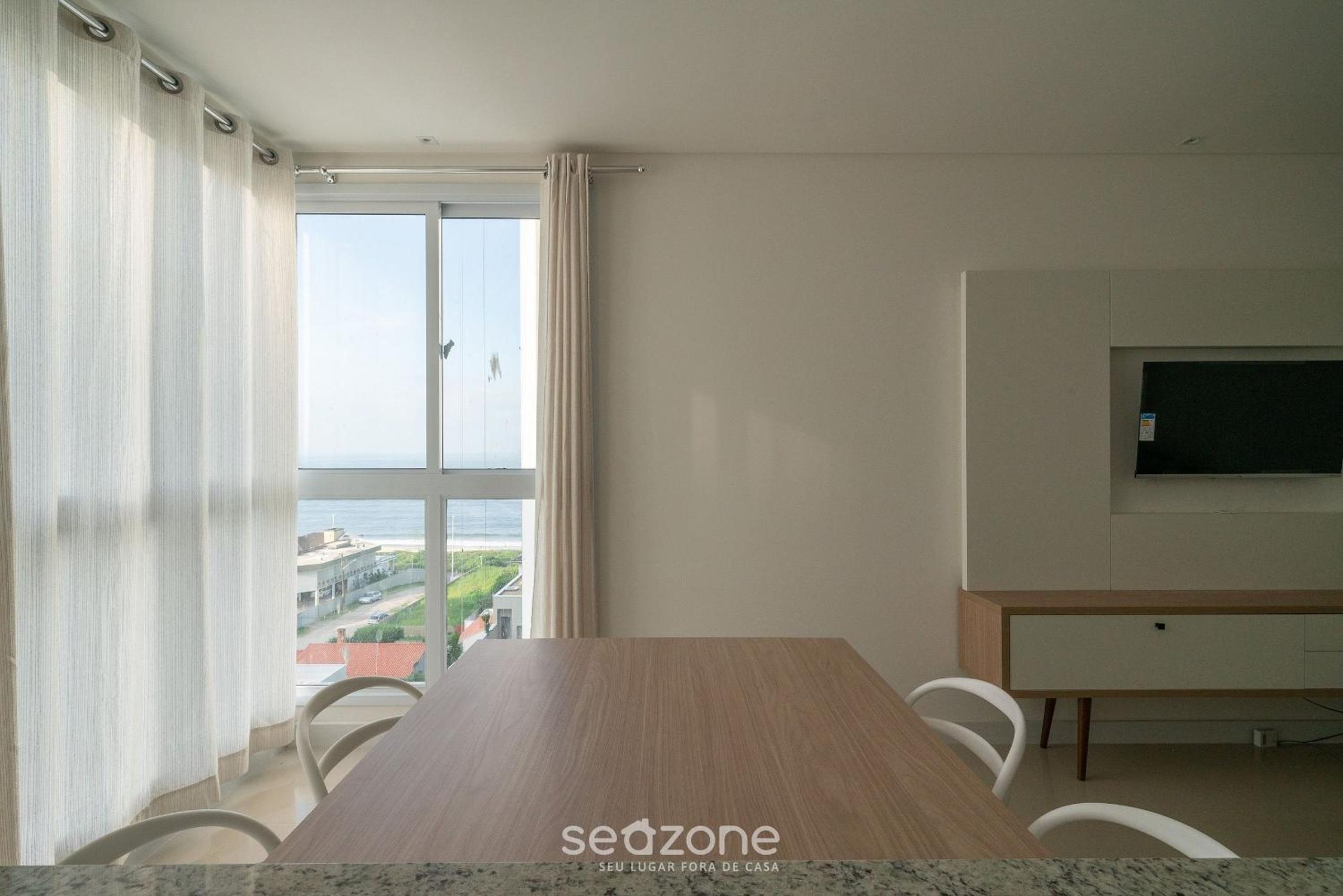 Apts in Building w/ Pool 120 m from the Beach - LTT