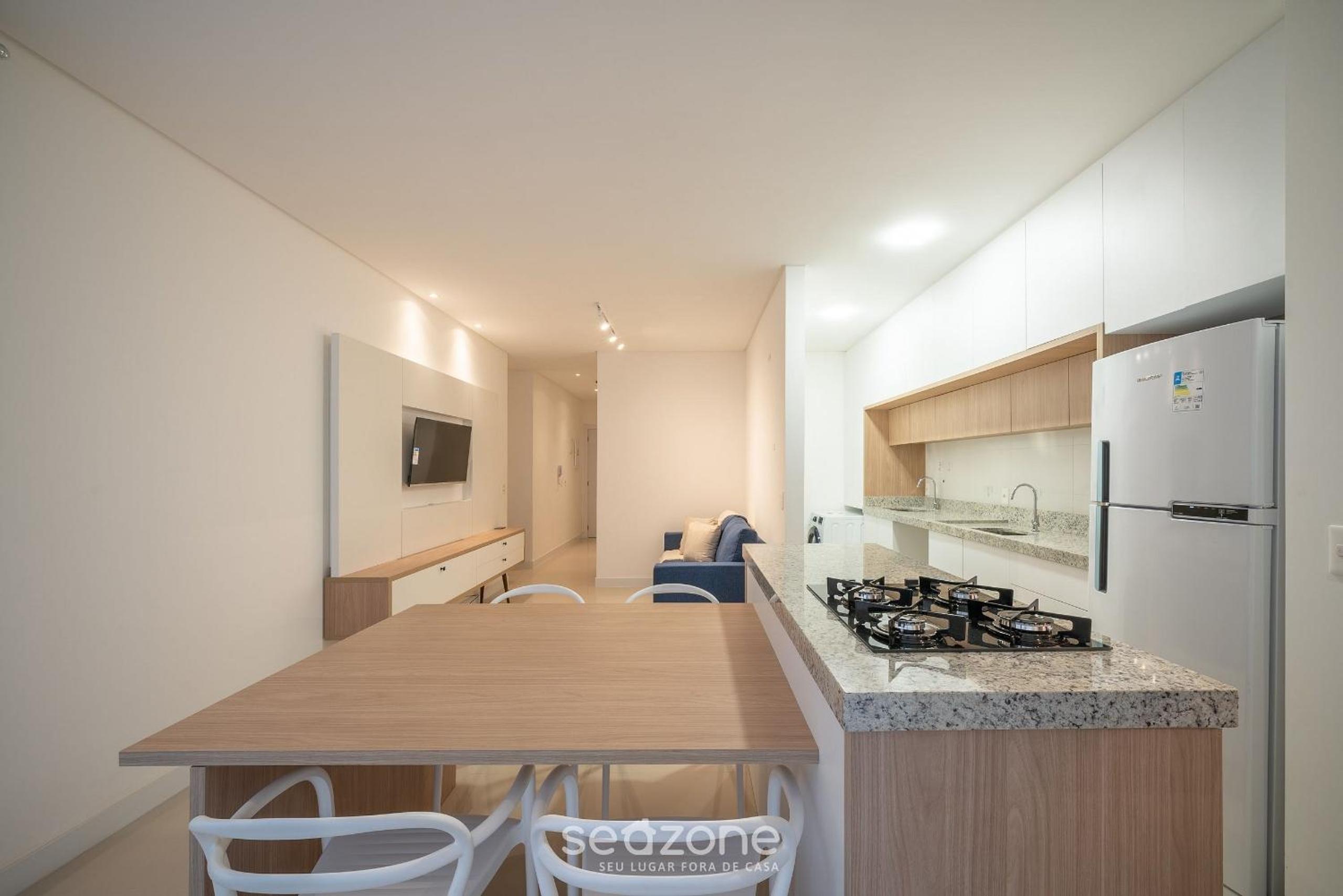 Apts in Building w/ Pool 120 m from the Beach - LTT