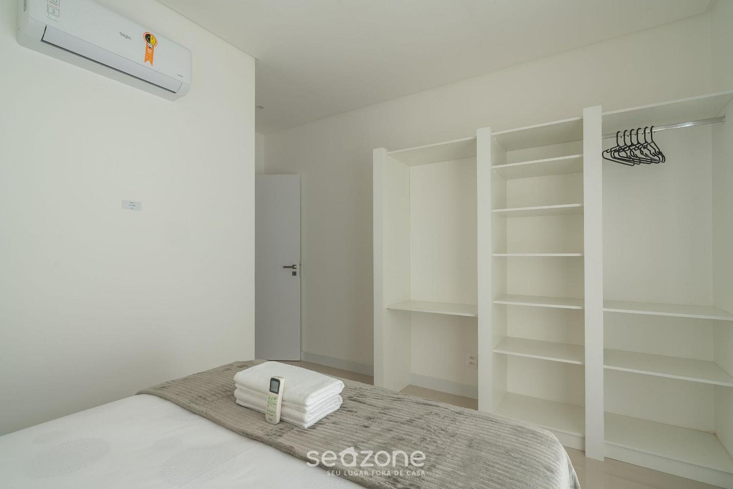 Apts in Building w/ Pool 120 m from the Beach - LTT