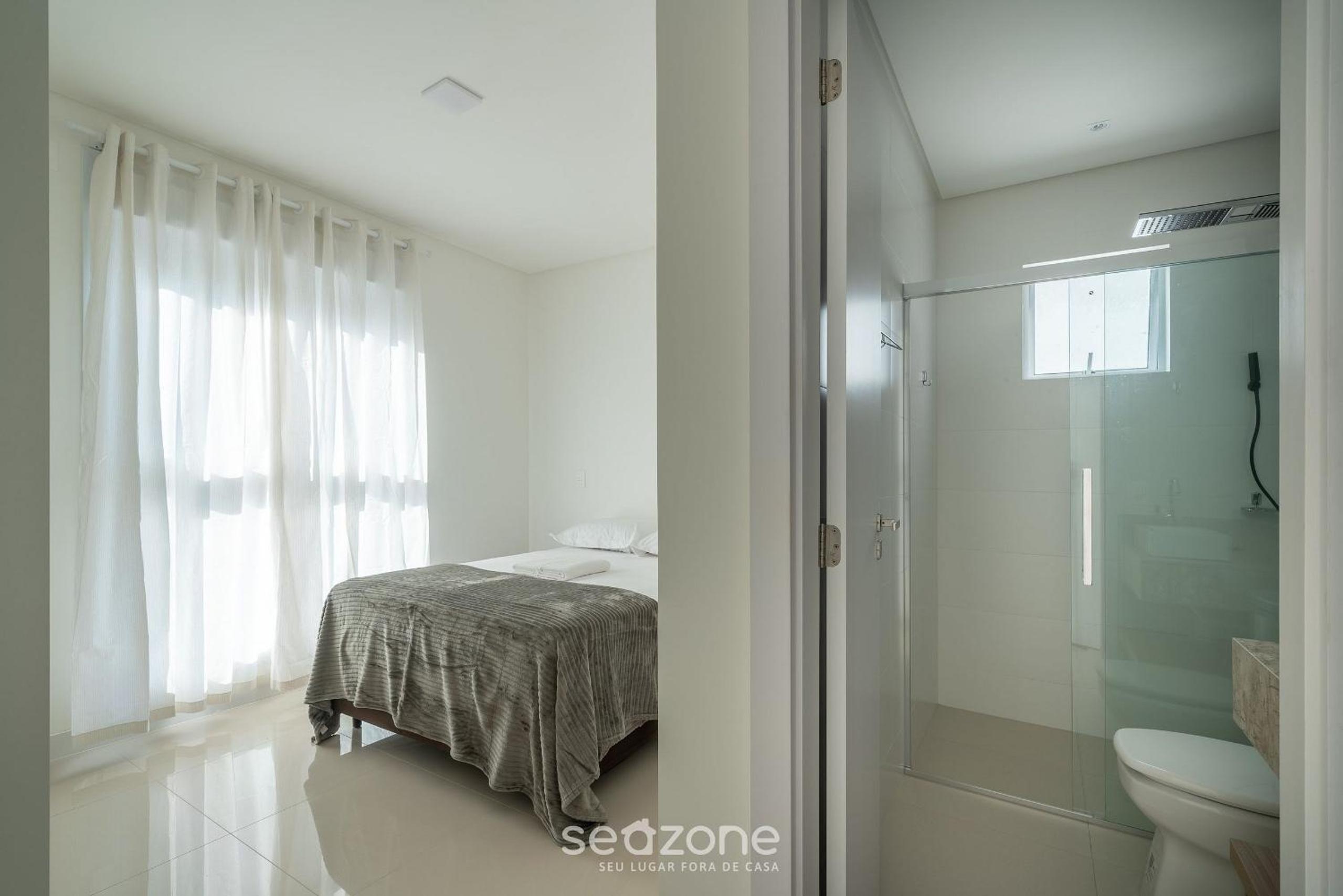 Apts in Building w/ Pool 120 m from the Beach - LTT