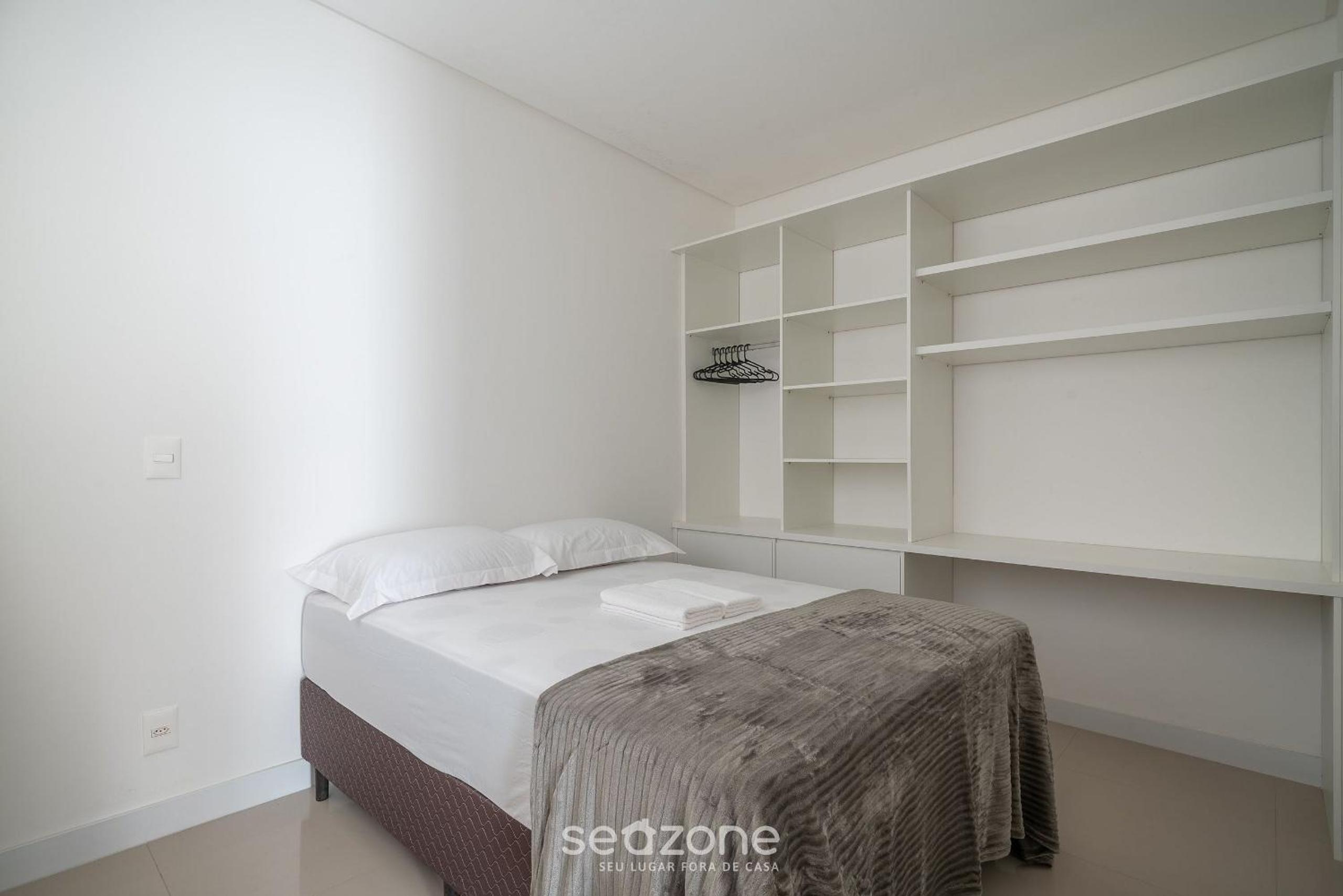 Apts in Building w/ Pool 120 m from the Beach - LTT