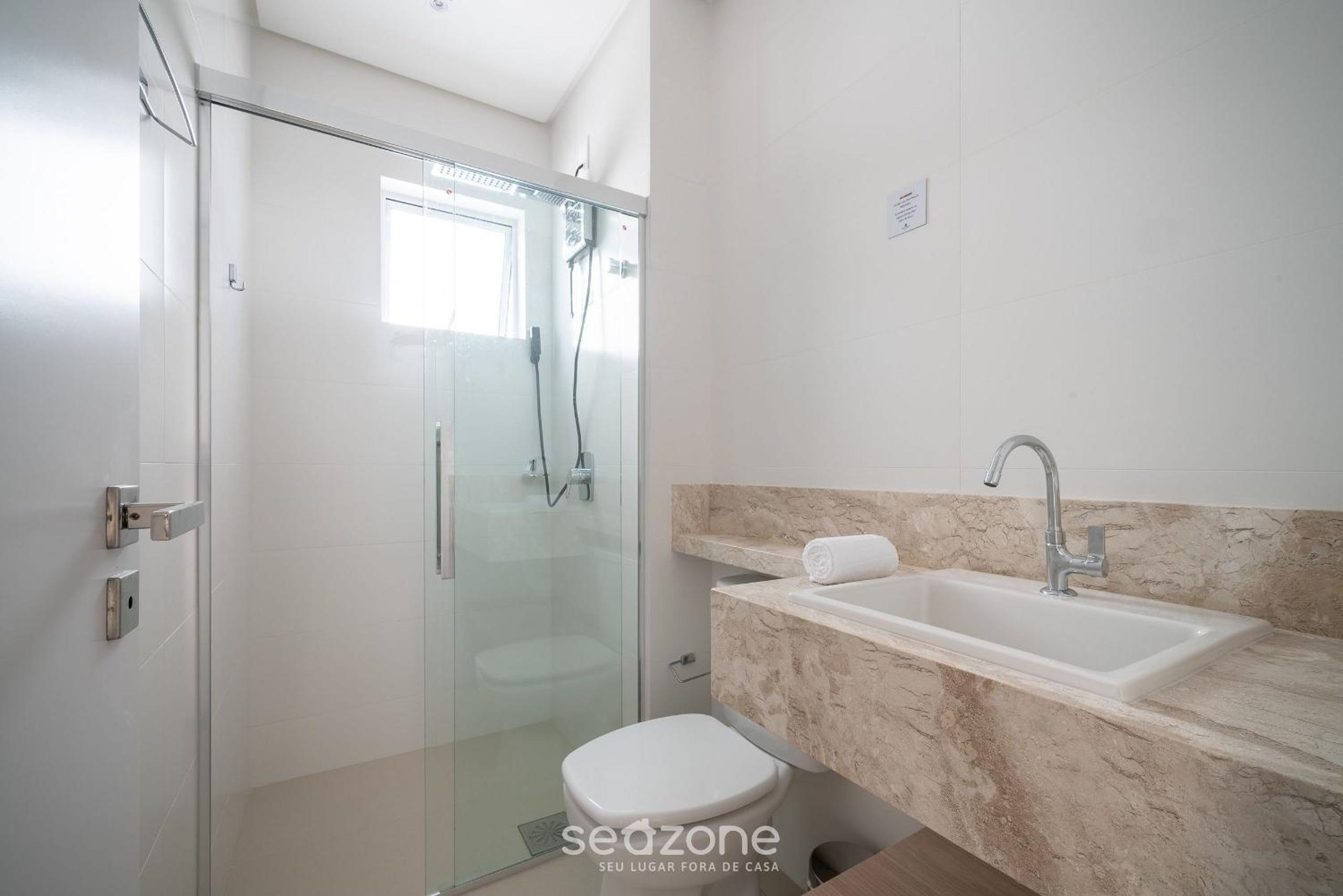 Apts in Building w/ Pool 120 m from the Beach - LTT