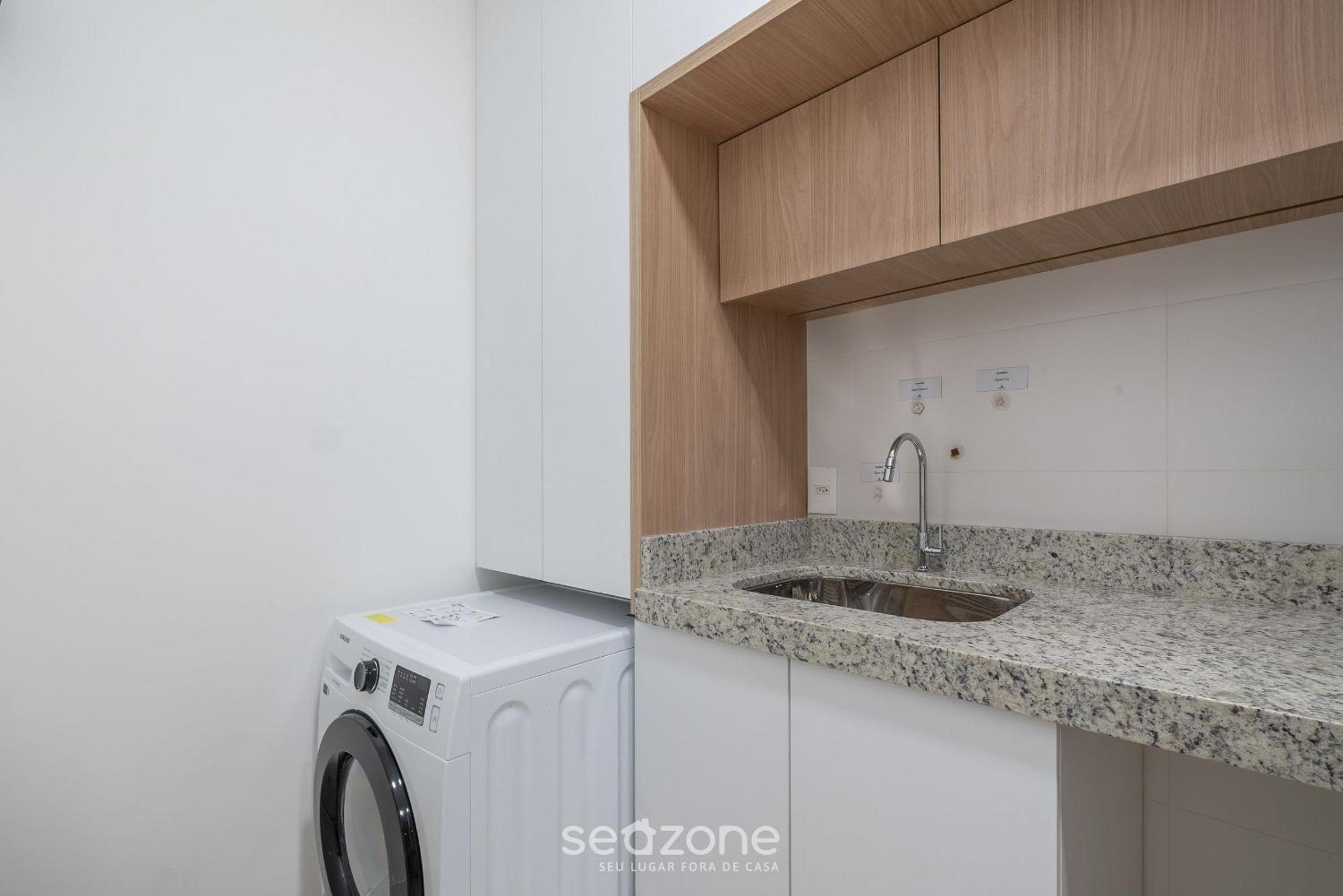 Apts in Building w/ Pool 120 m from the Beach - LTT