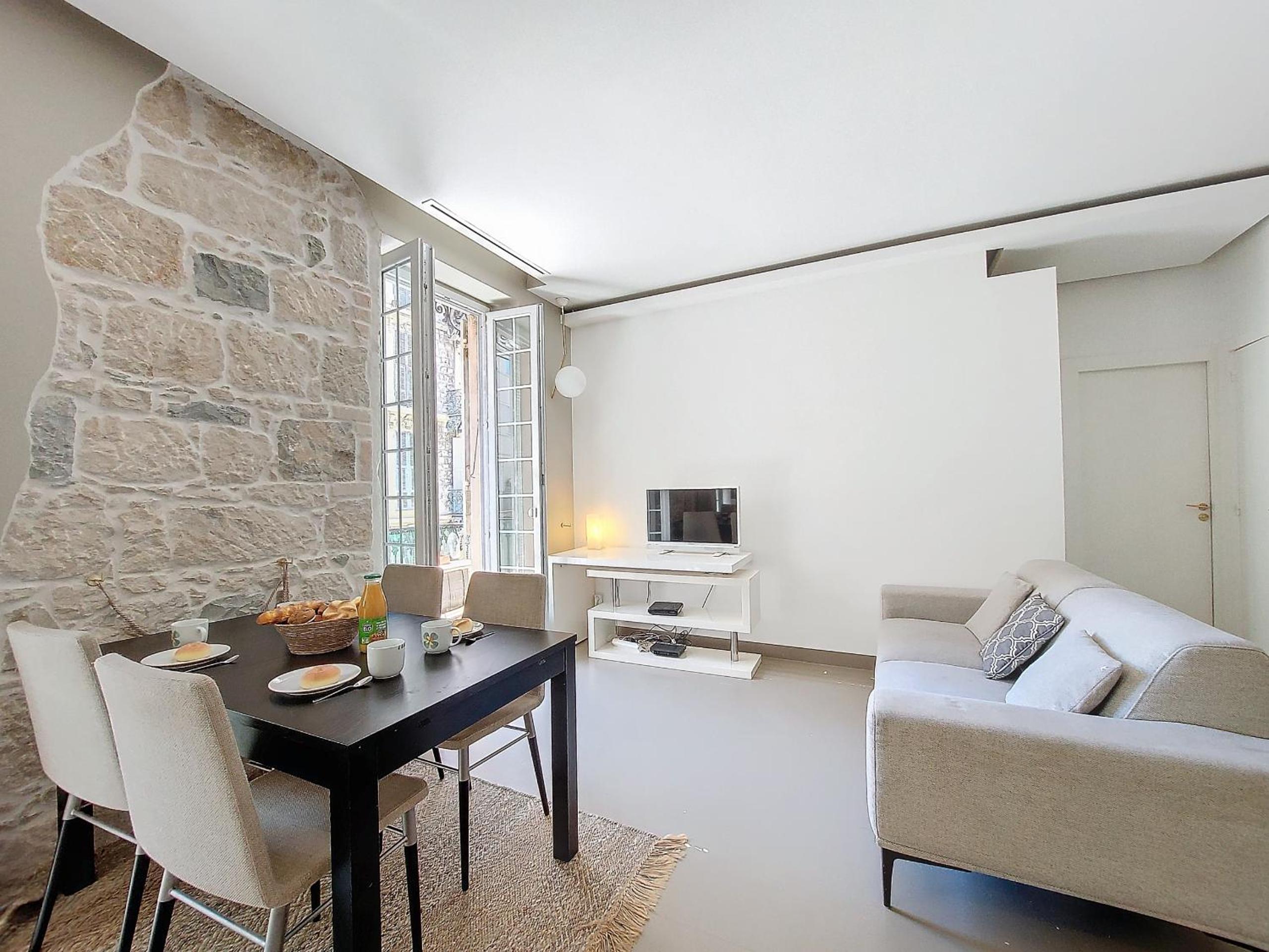 Nestor&Jeeves - COEUR DAZUR - Central - Modern