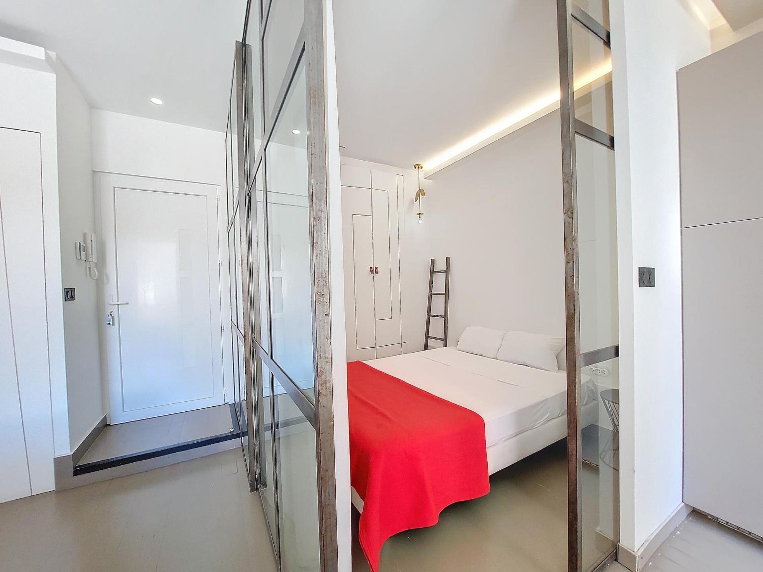 Nestor&Jeeves - COEUR DAZUR - Central - Modern