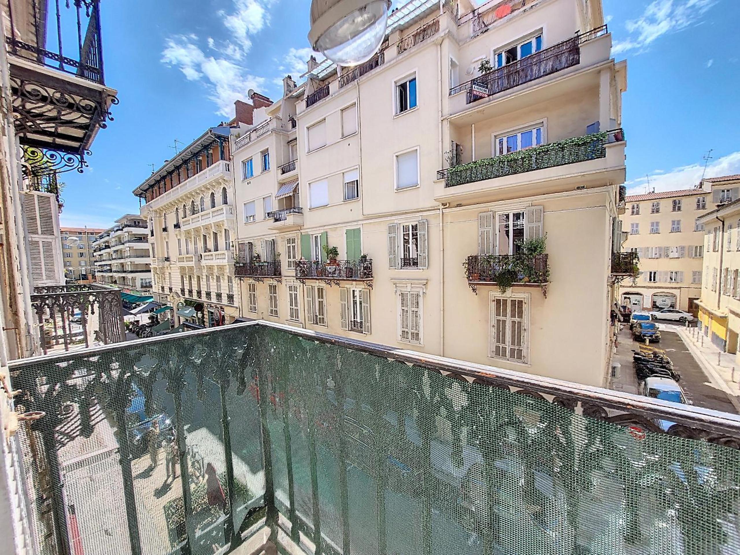 Nestor&Jeeves - COEUR DAZUR - Central - Modern