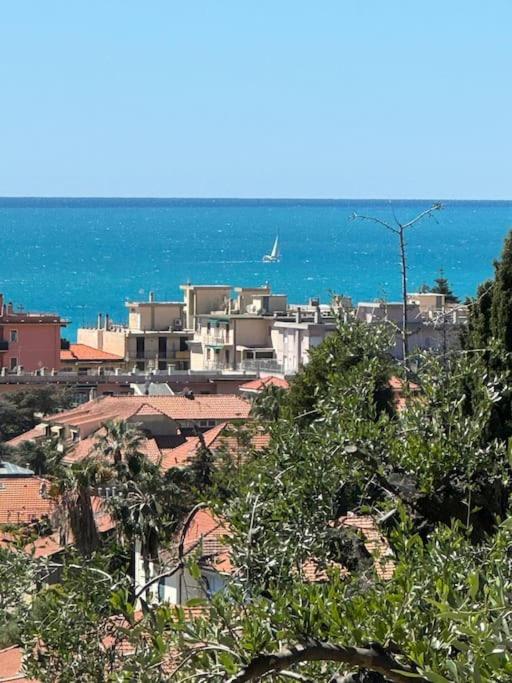Elegante Villa Vista Mare view 4