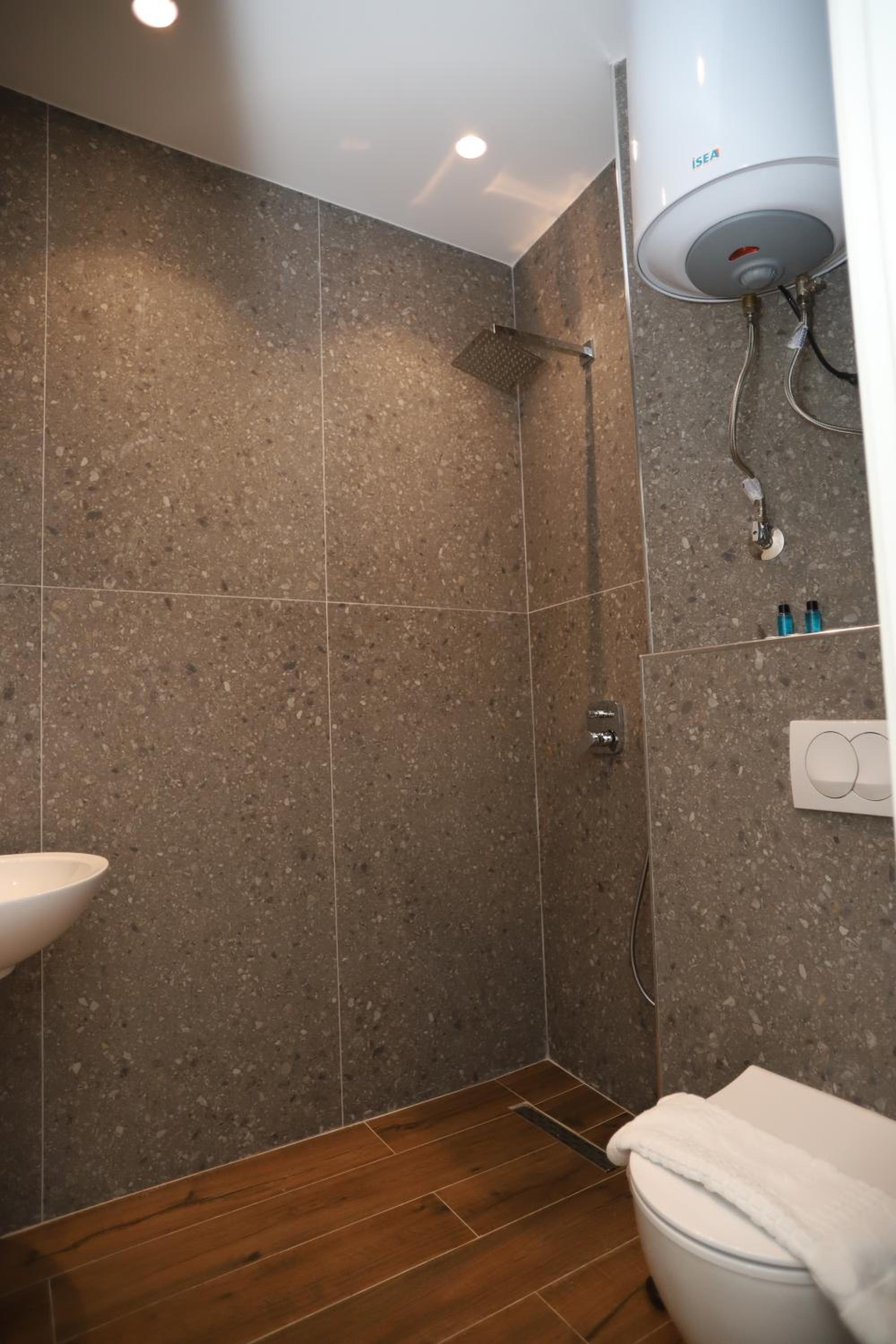 J&D Rooms Korce