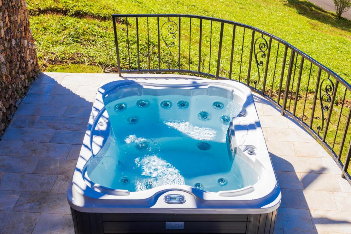 Spectacular House in Boquete w/King Beds & Hot Tub view 2