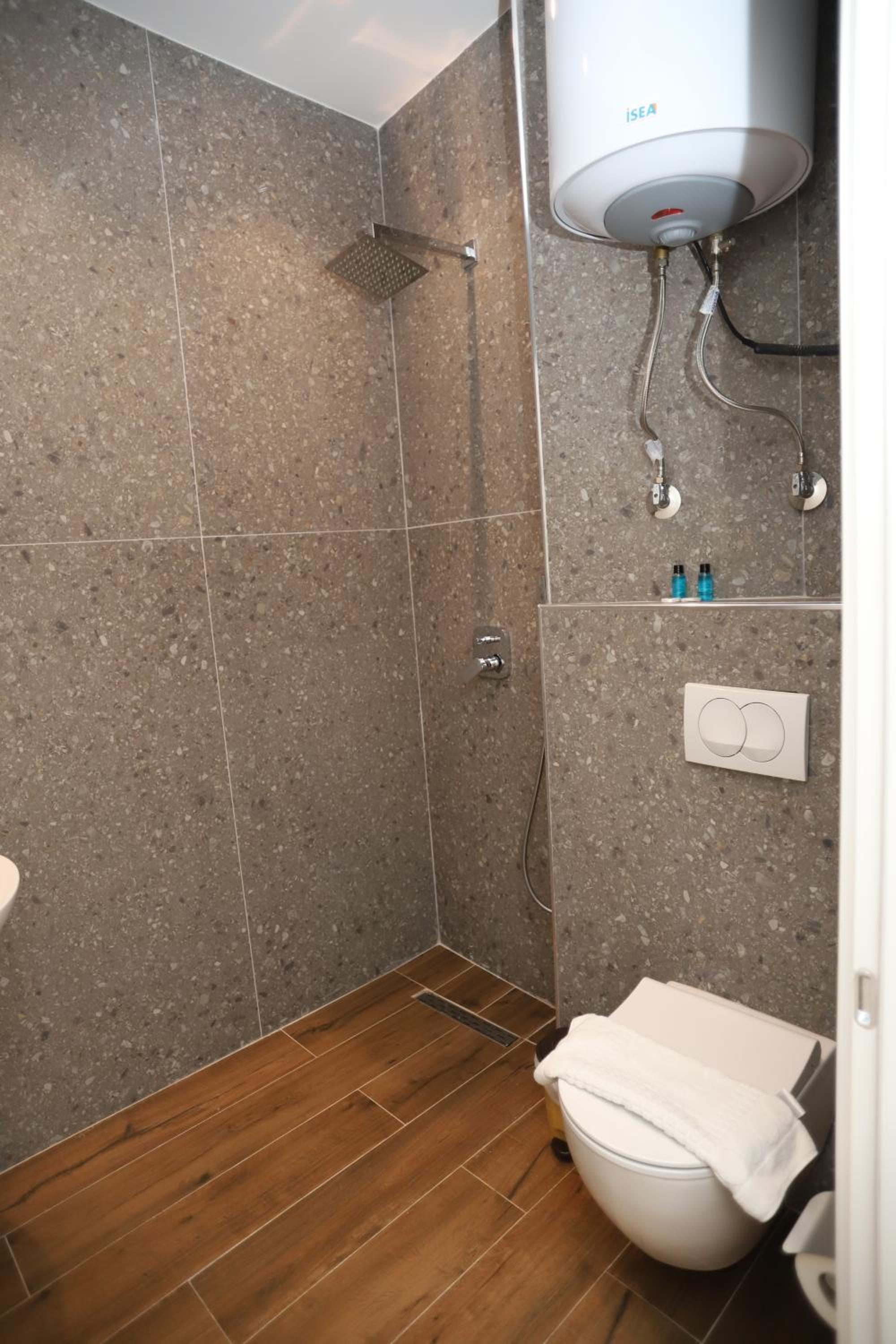 J&D Rooms Korce