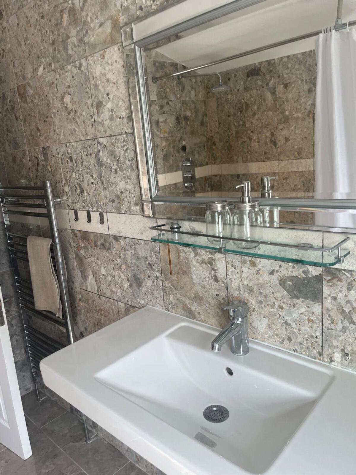 The Spacious Stay Stratford