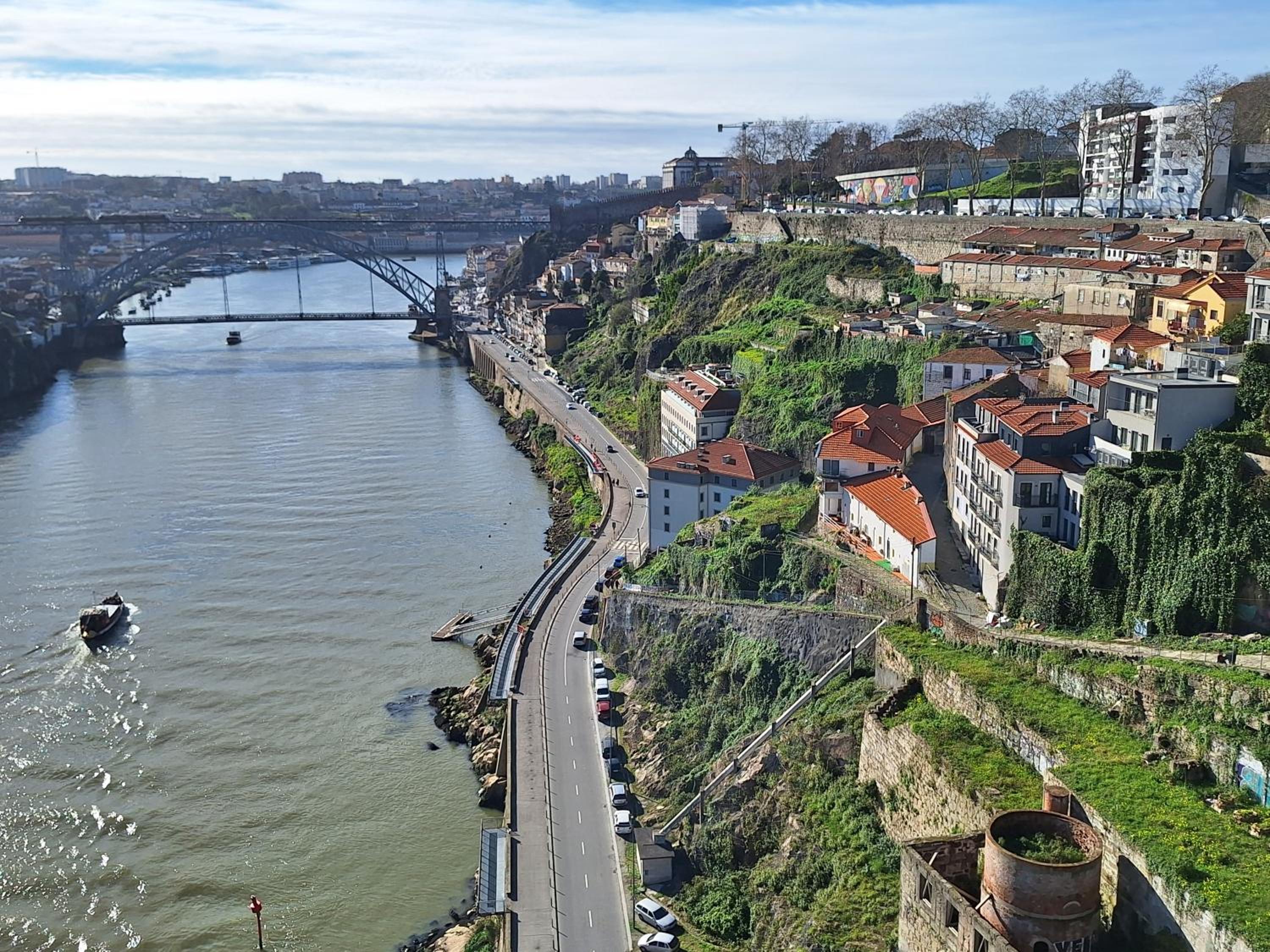 Porto Contemporary Apartment in city center view 2