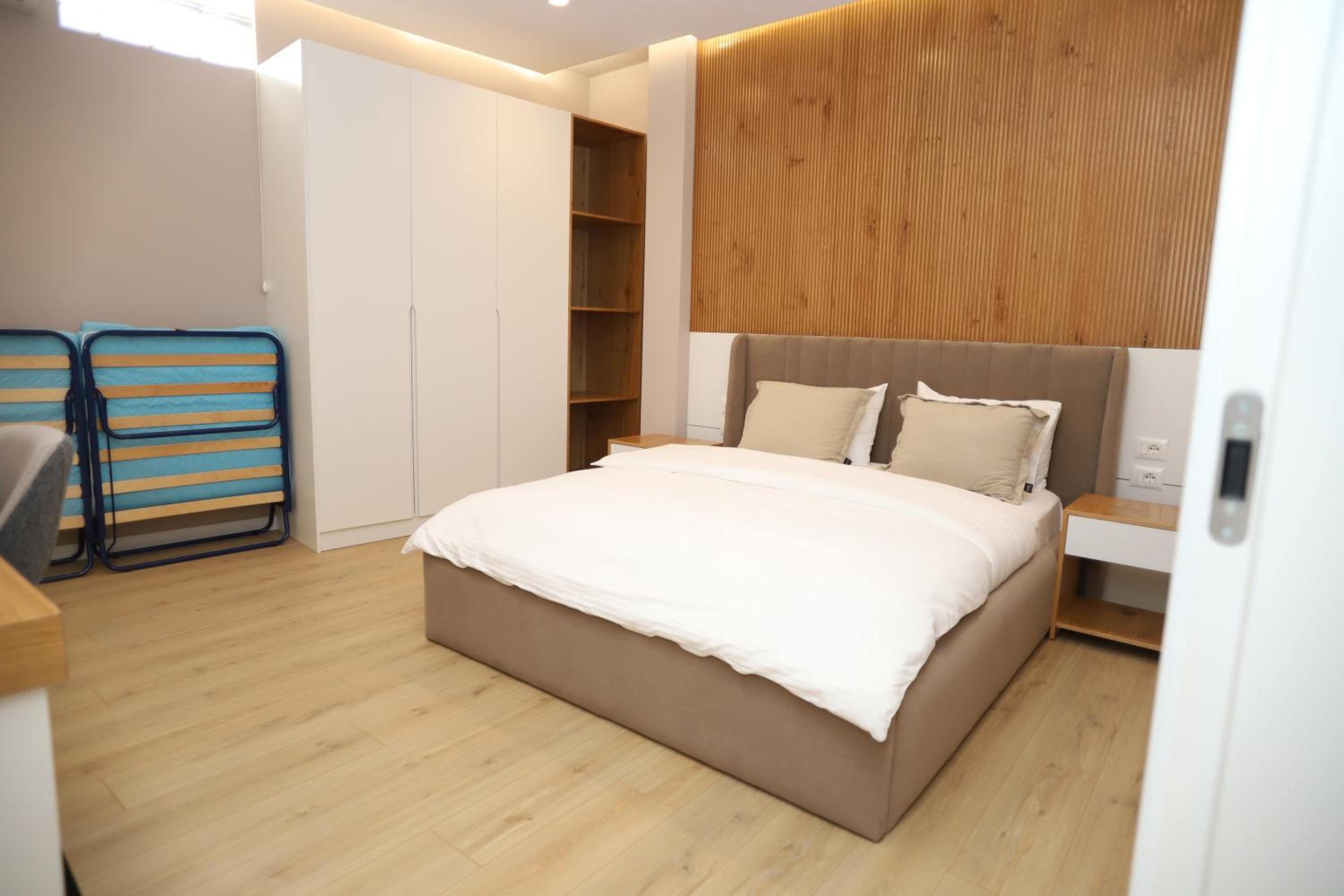 J&D Rooms Korce