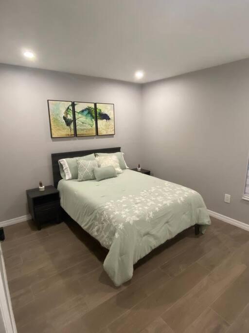 Cozy 2 Bedroom Modern Farmhouse in Miami view 3